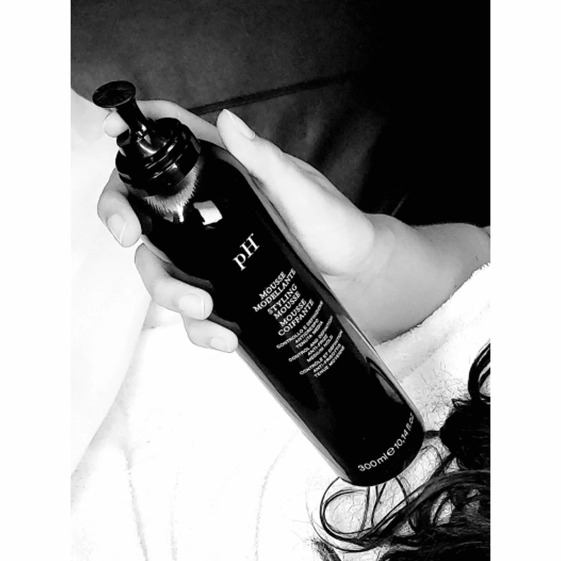 PH Laboratories Pianka modelarska tenuta media 300ml - pianka do w?osów przeciw puszeniu si?
