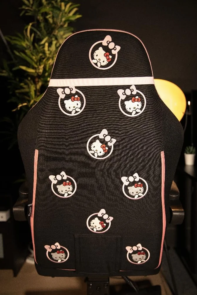Konix Hello Kitty Gaming Krzesło biurowe 150° nachylenie drewniana metalowa rama poduszka podnóżek czarno-różowy