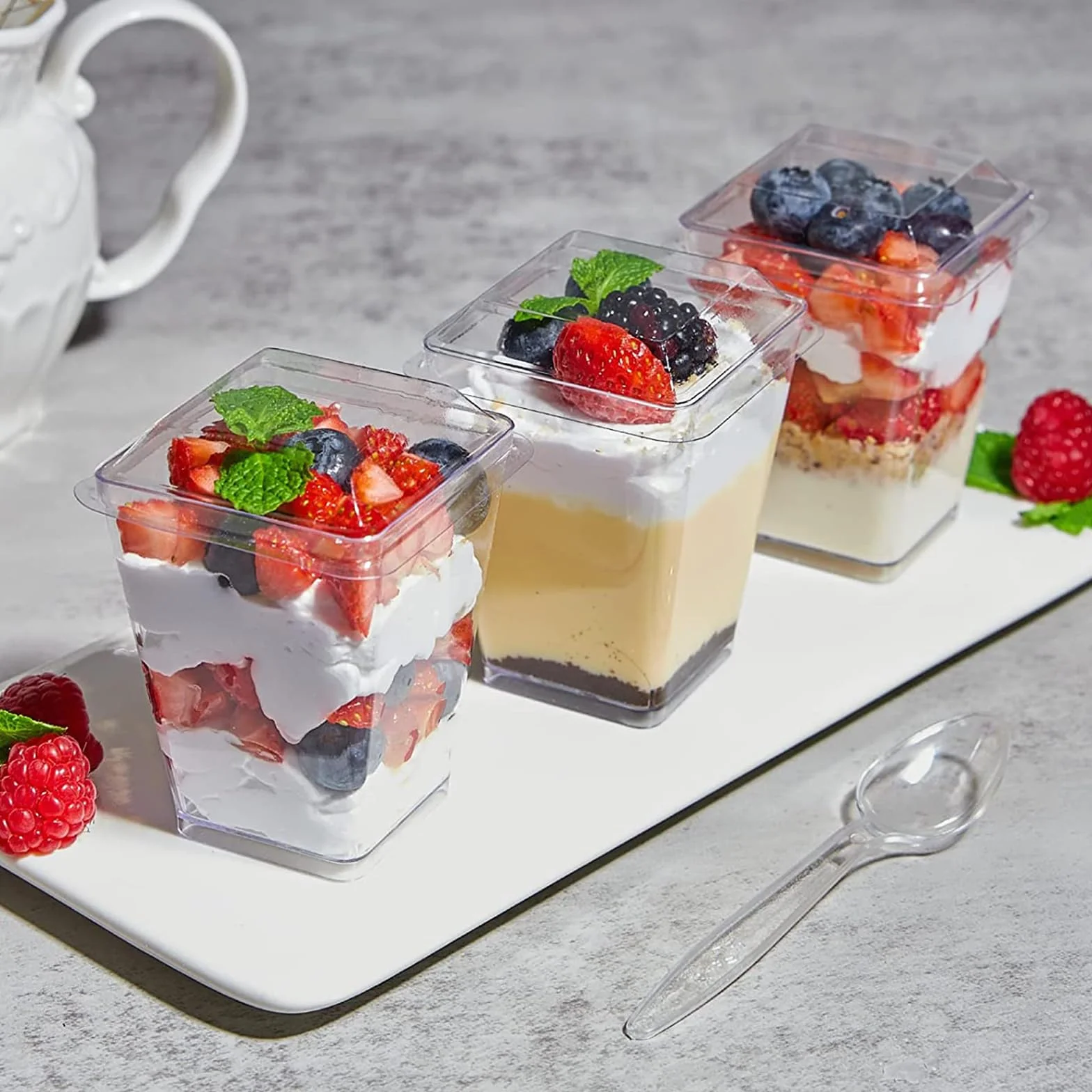 PALUDO 50 Sztuk Kubków Deserowych z Pokrywkami i Łyżkami, 150 ml, Plastikowe Zestaw