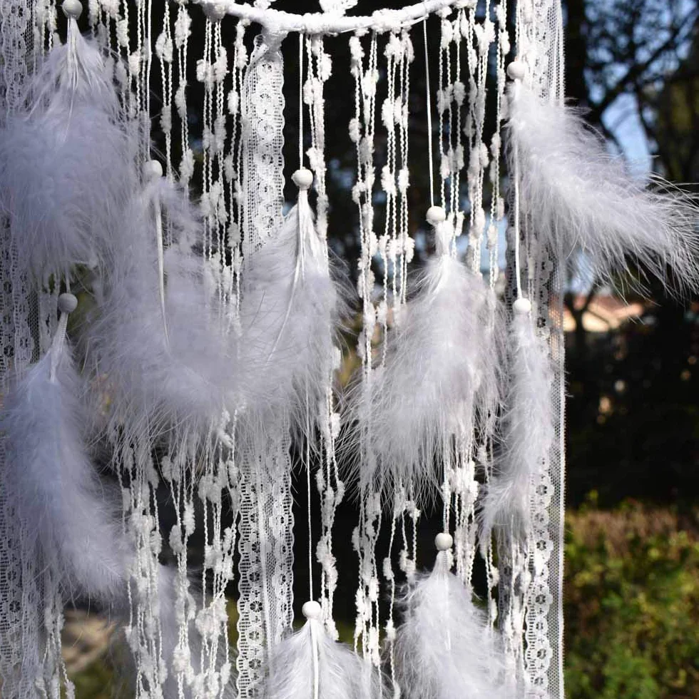 duży łapacz snów w stylu boho, z białymi piórami, makrama, ozdoba na ścianę na wesele vintage lub do dekoracji domu, okrąg 30 cm, długość 80 cm, biały