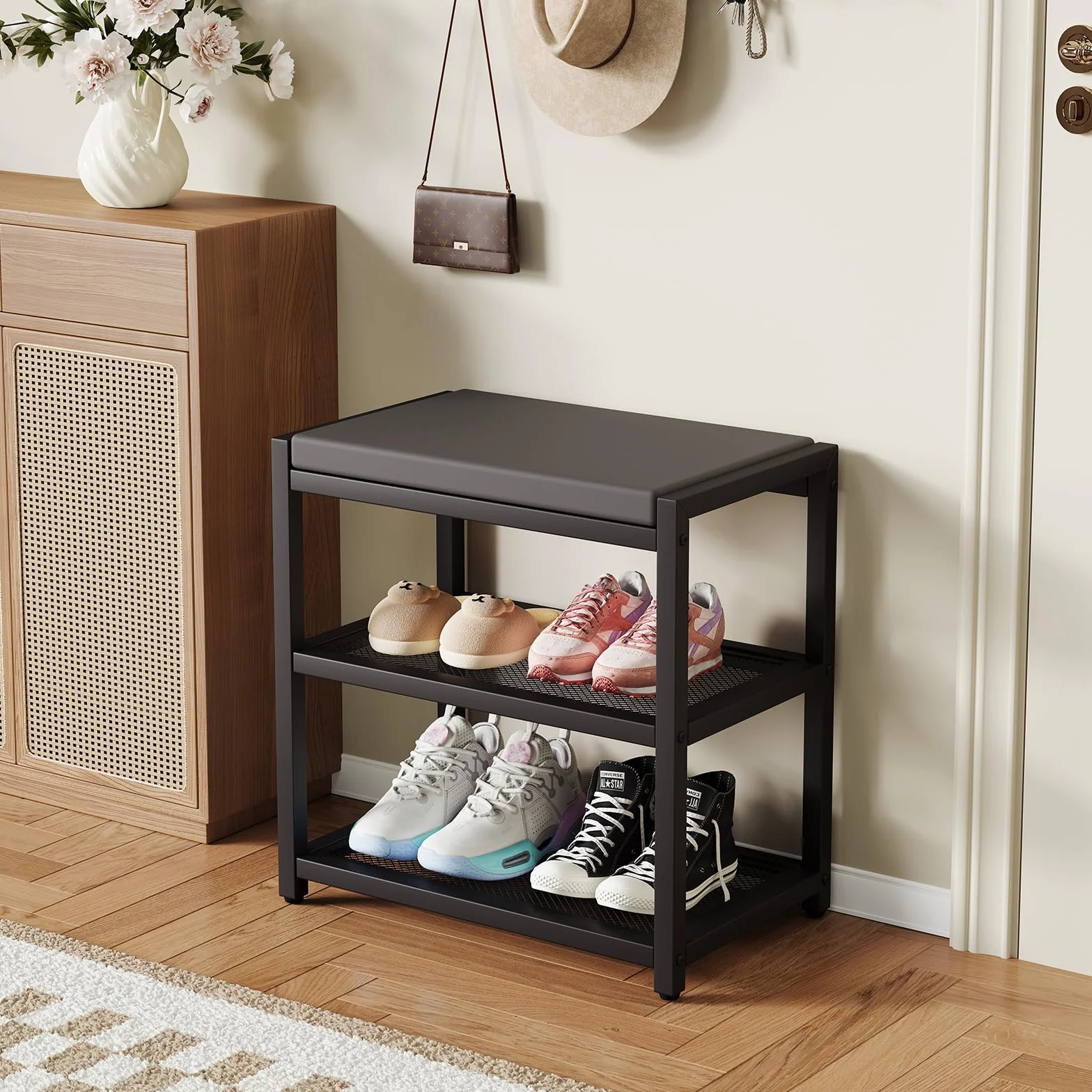 ZHOOGE Szafka na buty z siedziskiem, ławka do siedzenia, regał na buty z 2 półkami z kratkami, do przedpokoju, salonu, metalowy stelaż, obciążenie do 150 kg, 47 x 30 x 43 cm, czarna