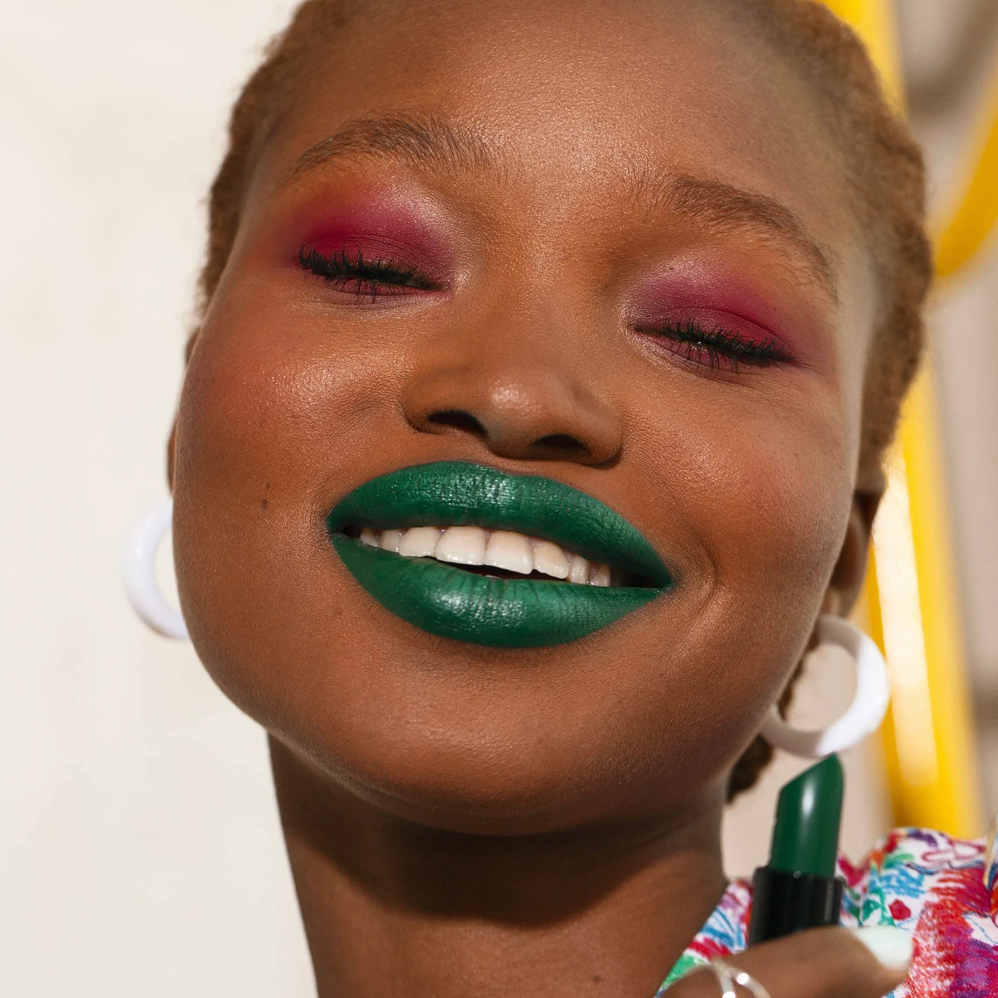 3INA MAKEUP - The Lipstick 734 - Głęboka zimowa zieleń pomadka z witaminą E i masło Shea -wysokie krycie z wygodną teksturą - magnetyczną nasadką - Wysoko krycie - Vegan - Cruelty Free