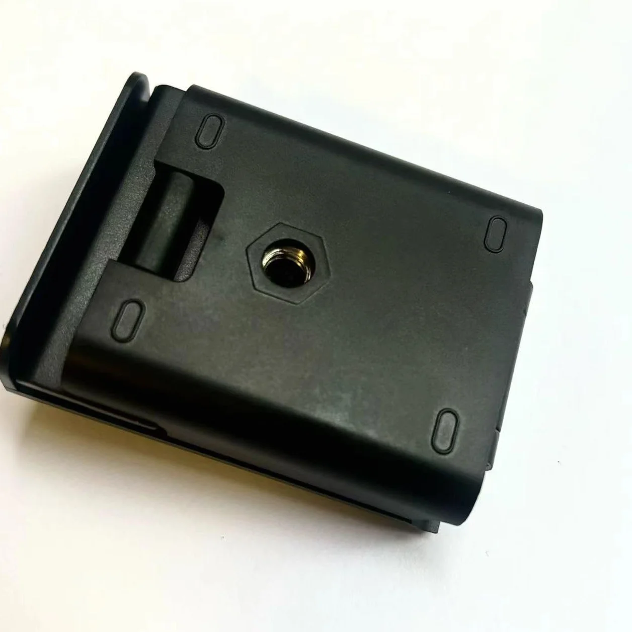 LZYDD Magnetyczny odłączany klips do montażu kamery obracającej się o 360 stopni ze śrubą gwintowaną 1/10.2 cm do kamery internetowej Razer Kiyo Pro/Logitech Brio 501 Full HD / 4K Pro (wersja Boosted