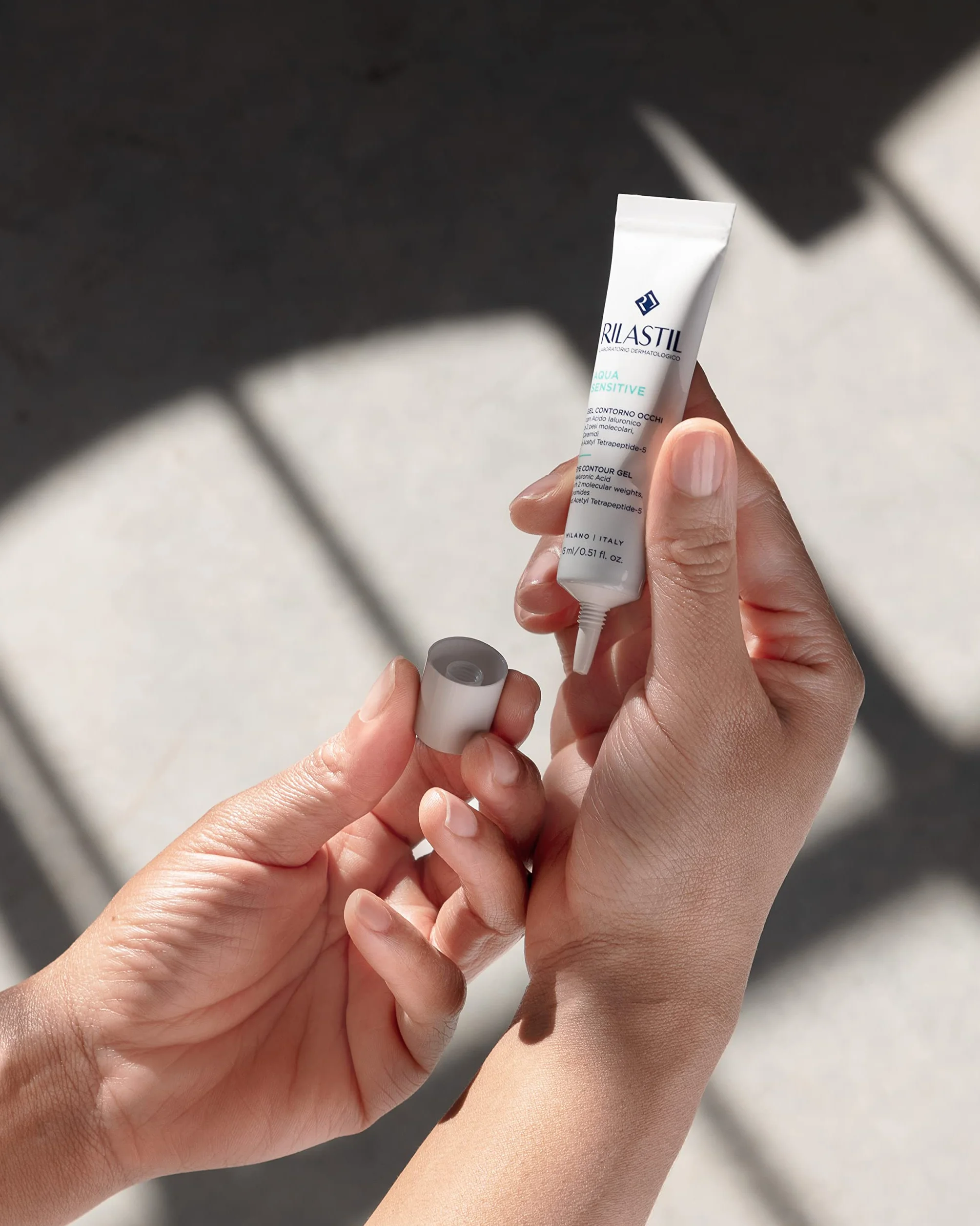 Rilastil Aqua Sensitive żel do konturu oczu, działanie nawilżające, przeciwborowe, przeciwcienie dla wszystkich rodzajów skóry, opakowanie 15 ml