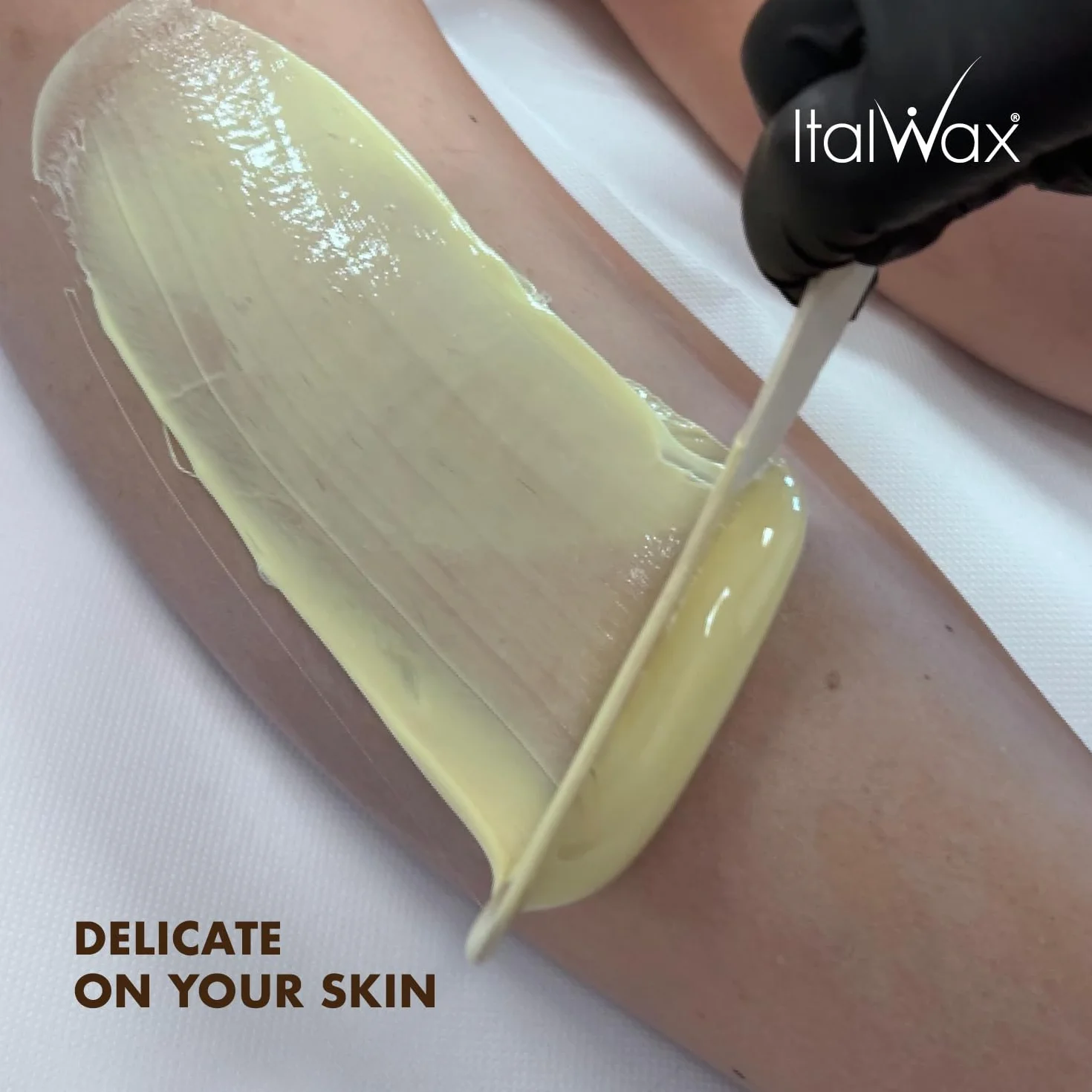 Italwax White Chocolate - 500 g - Koraliki z gorącego wosku do usuwania włosów bez pasków - Naturalna formuła do wszystkich rodzajów skóry - Aromatyzowana wanilia - Zalecane do okolic bikini i pod