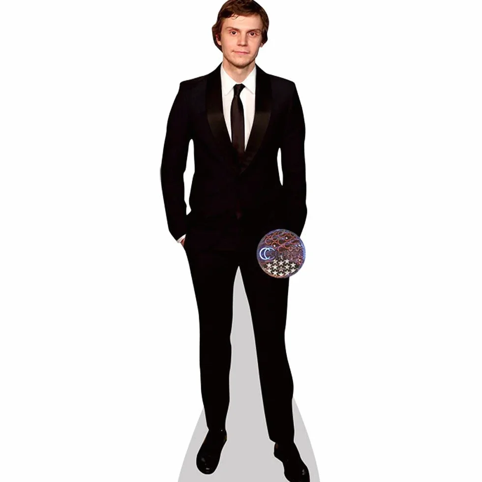 Evan Peters Black Suit Naturalnej