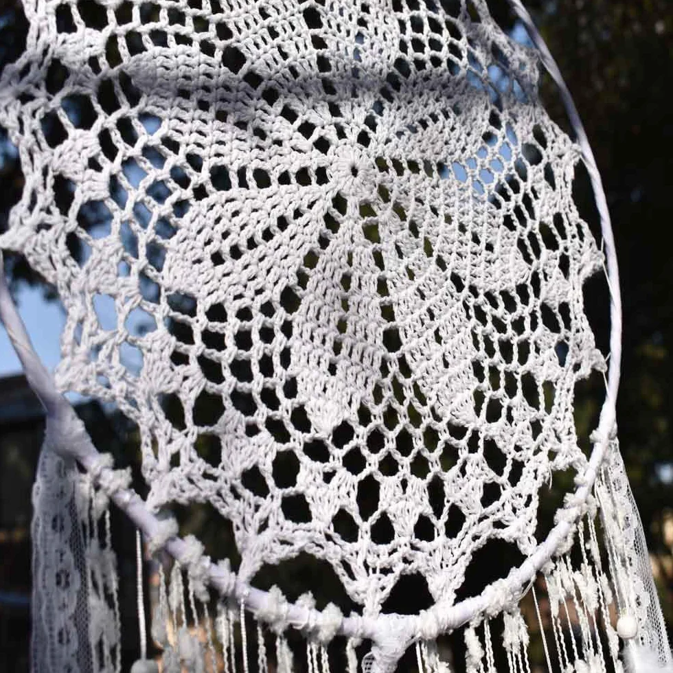duży łapacz snów w stylu boho, z białymi piórami, makrama, ozdoba na ścianę na wesele vintage lub do dekoracji domu, okrąg 30 cm, długość 80 cm, biały