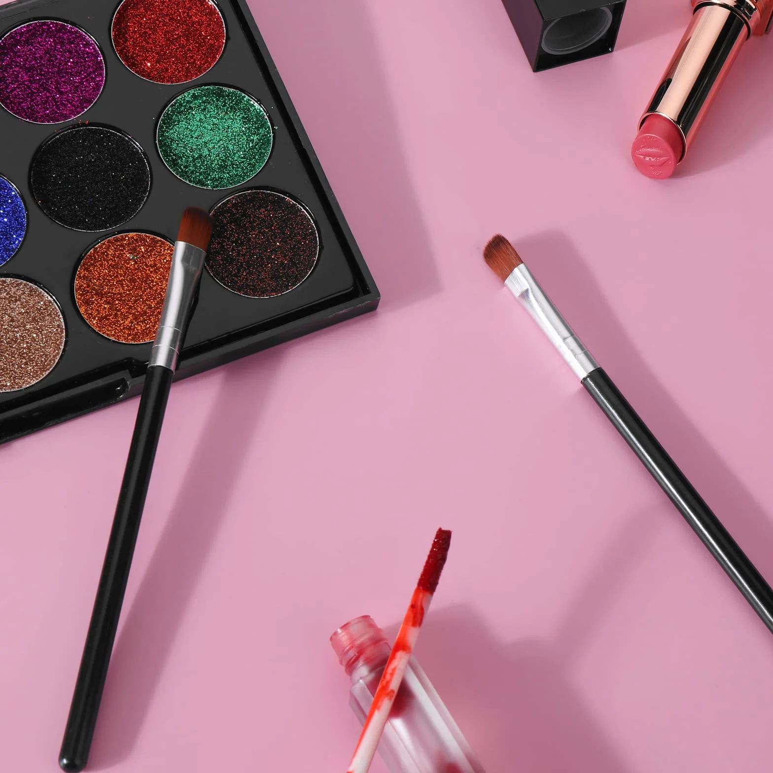 WLLHYF 5 sztuk Zestaw pędzli do brwi Eyeliner Pędzle do makijażu oczu Profesjonalny Ultra cienki cień do powiek Miękkie włosie Pędzle Narzędzia do cieni do powiek dla kobiet Dziewczyn