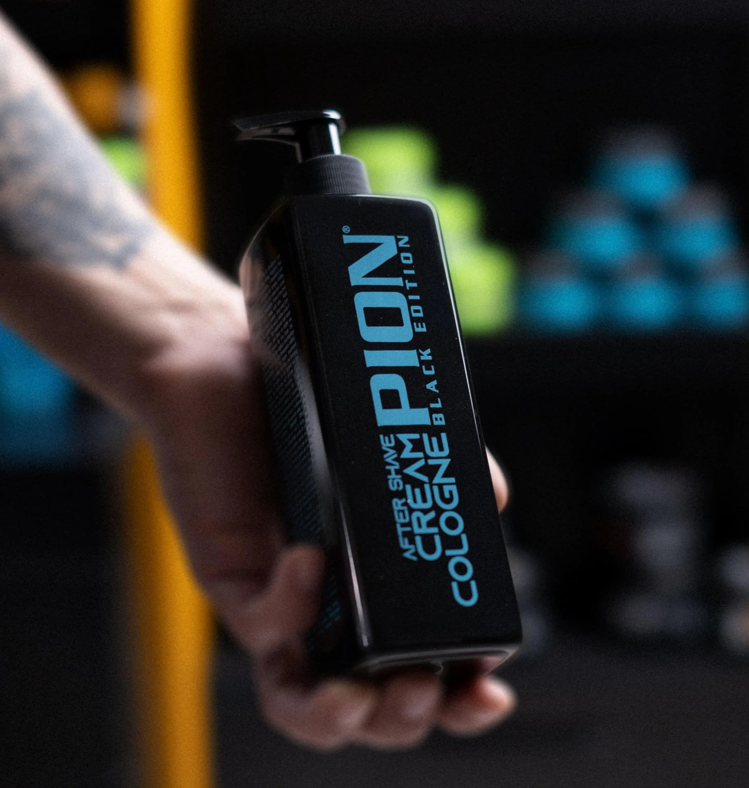 Pion Black Edition Turquoise Krem po goleniu 200 ml, relaksujący krem po goleniu dla mężczyzn