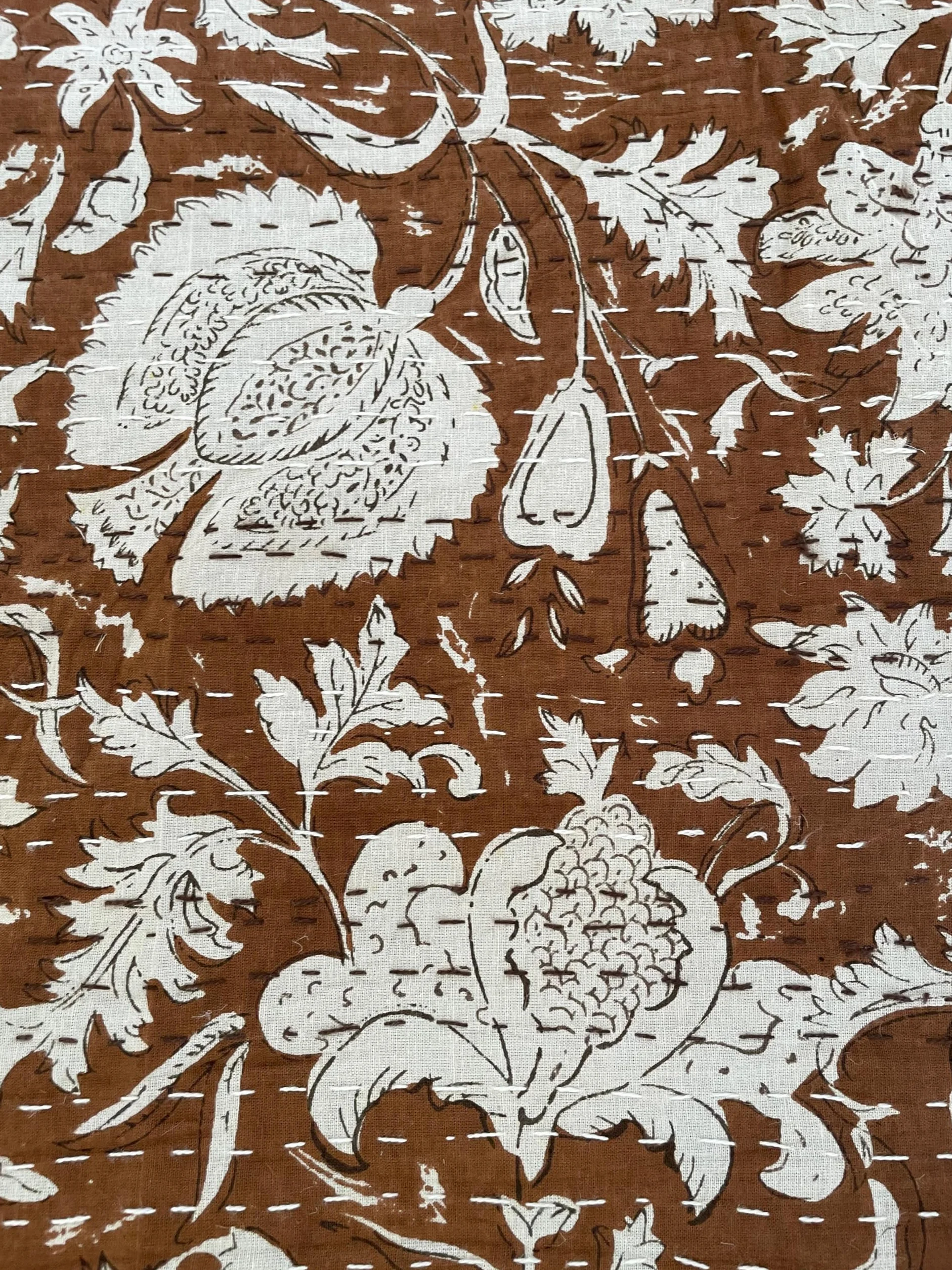 Koc Kantha bawełniany ręcznie robiony narzuta queen size 152x228 cm boho ciemnobrązowy