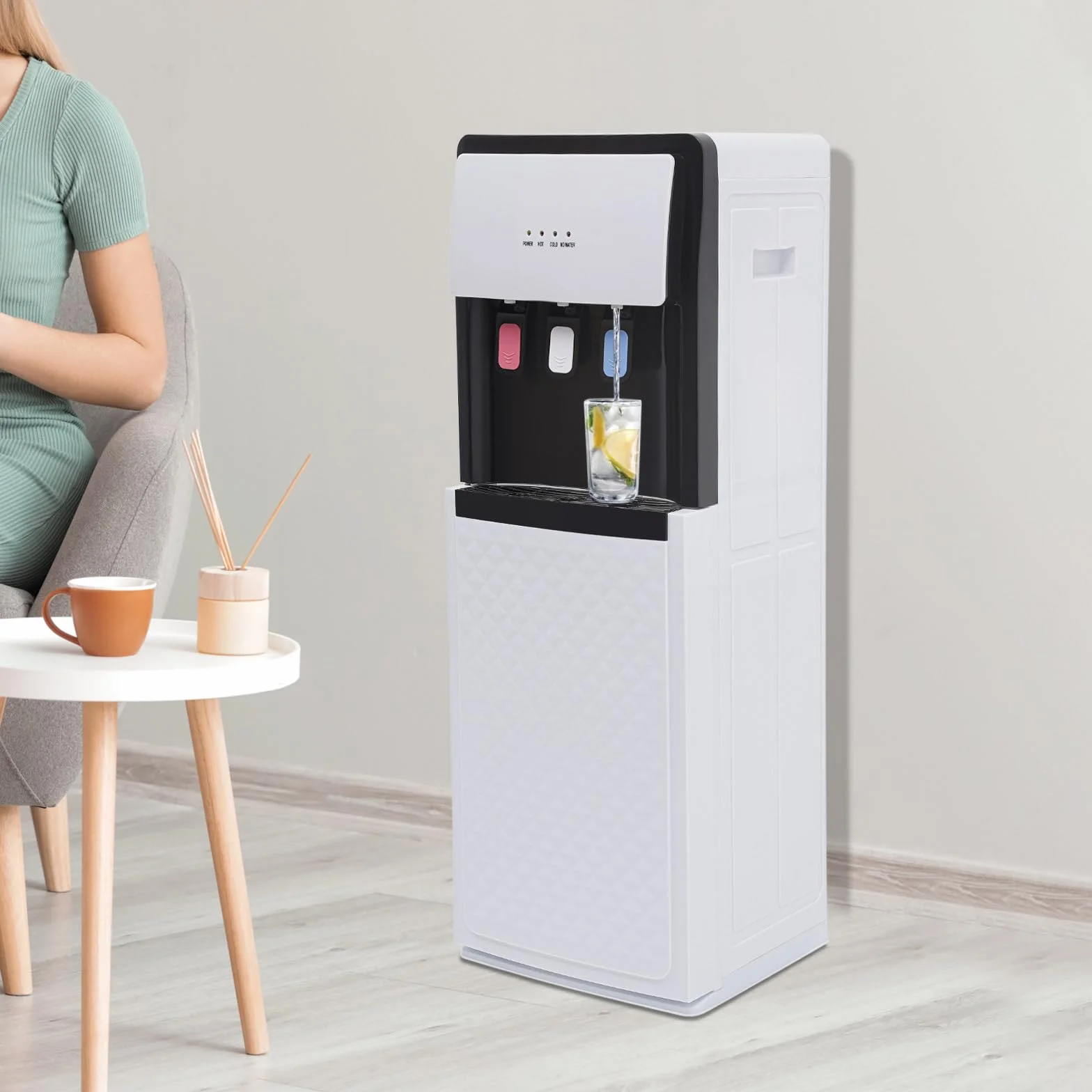 Automatyczny dystrybutor wody pitnej stojący 500W 90W