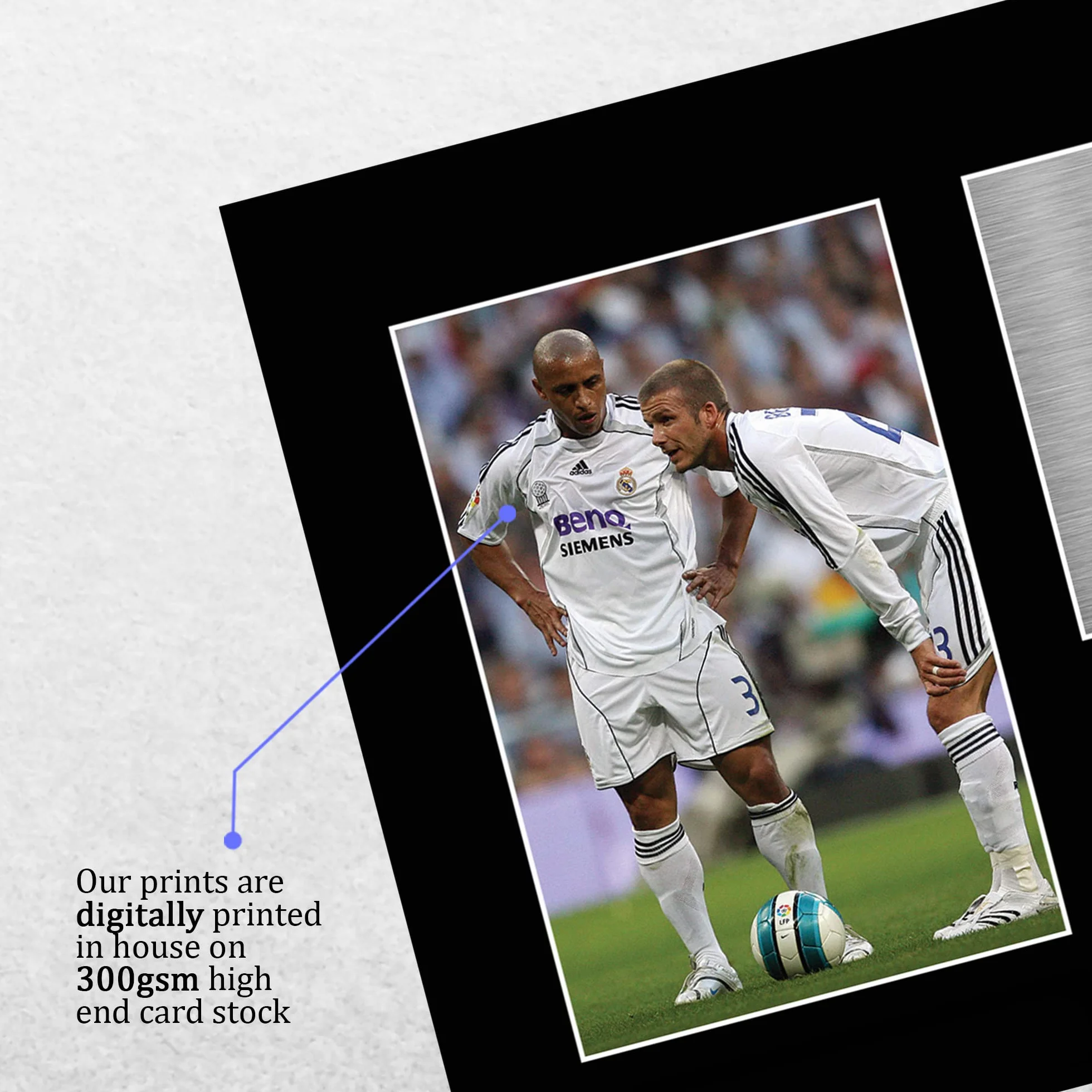 HWC Trading A4 Roberto Carlos & David Beckham Real Madrid Prezenty Drukowane Podpisane Zdjęcie Z Autografem Dla Fanów Piłki Nożnej I Kibiców