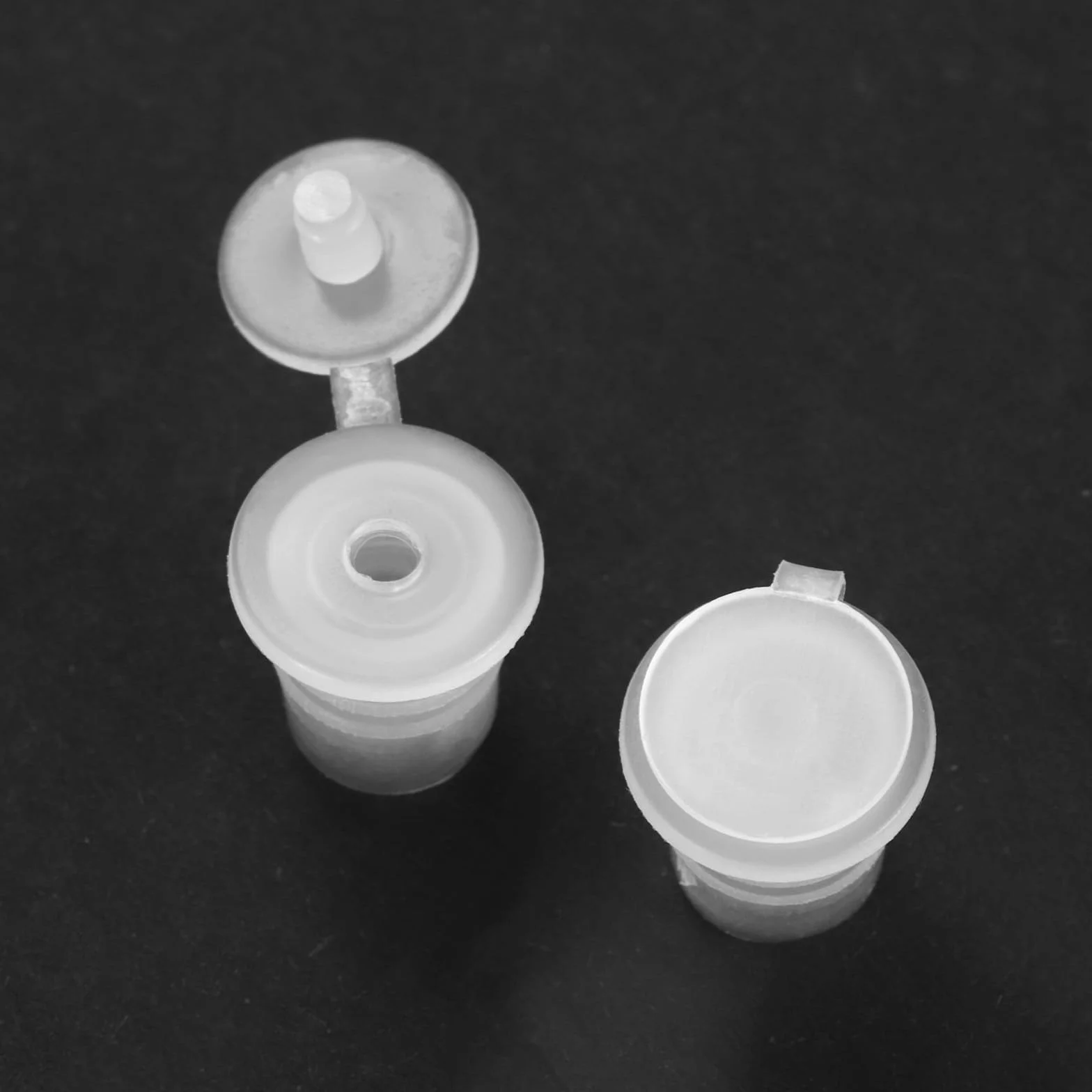 Patikil Butelki na olejki eteryczne 10 ml, 8 opakowań, szkło bursztynowe, reduktor kryzy, fiolka na próbki, wąska zakrętka, pojemnik, czarny