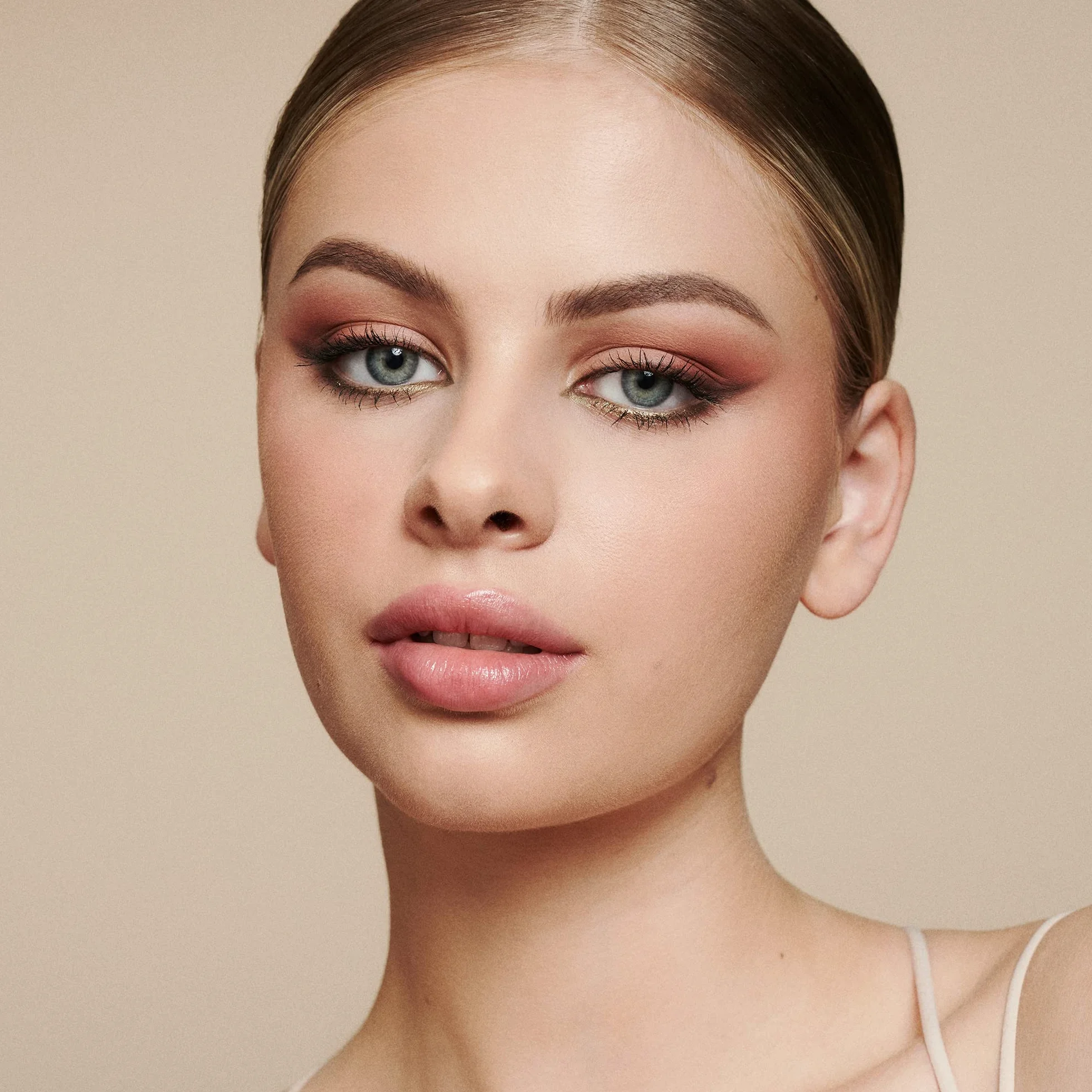 Catrice Paleta cieni do powiek Dusty Matte, matowy (9g)
