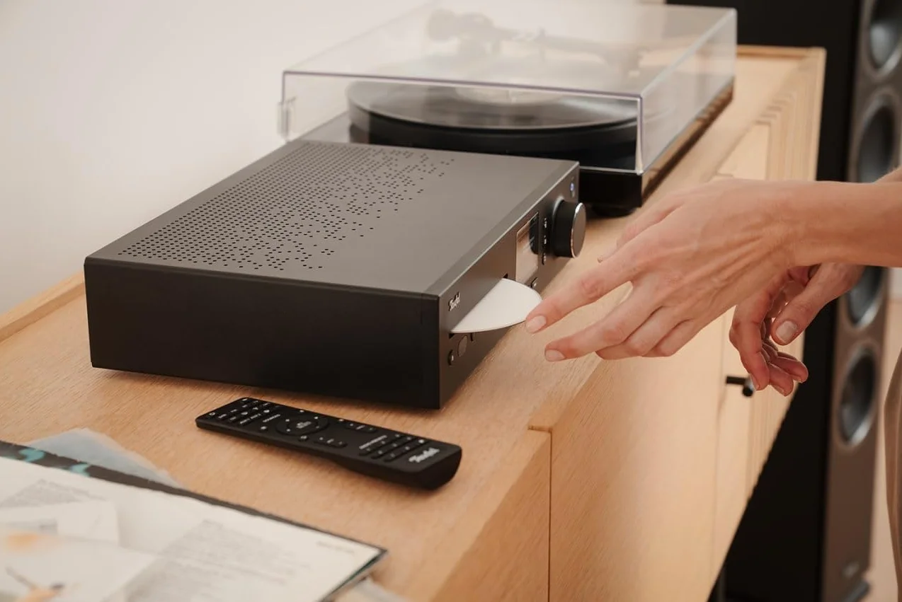 Kolumny podstawkowe THEATER 500S KOMBO 2 z amplitunerem stereo 2.1, radio FM/DAB+, Spotify Connect, Bluetooth, zintegrowany odtwarzacz CD