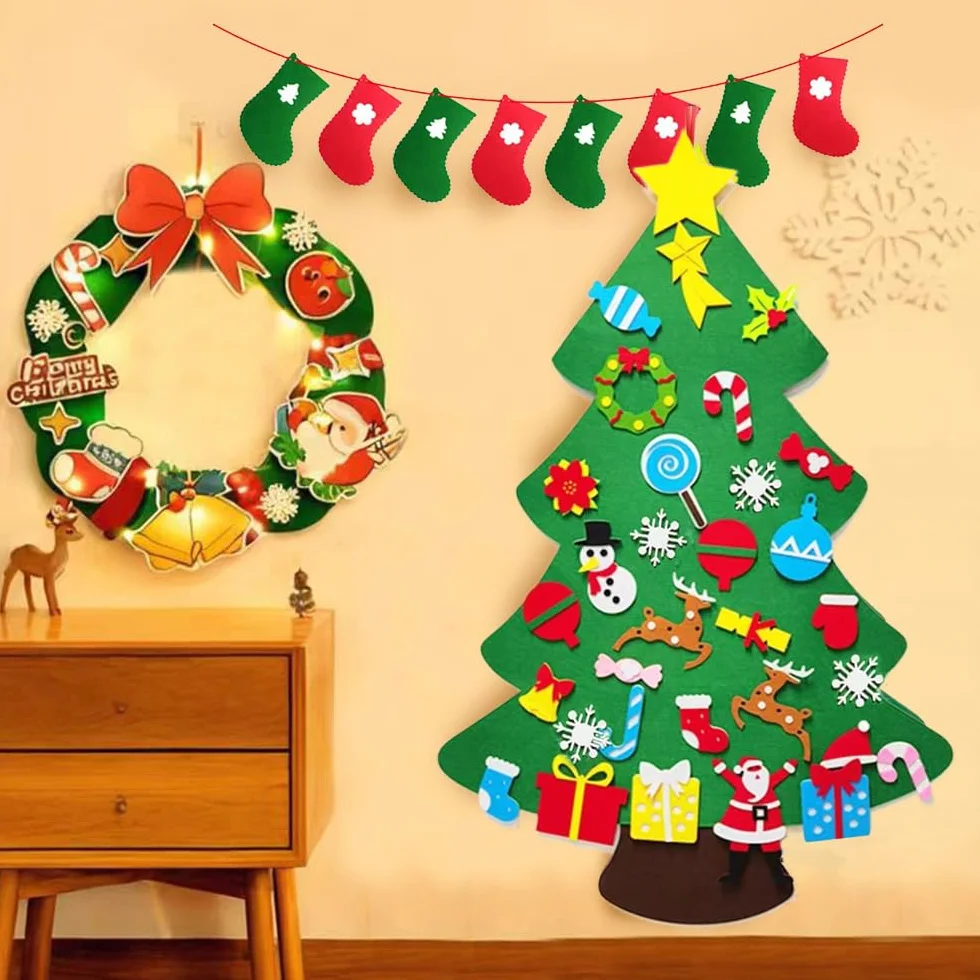 Filcowa choinka świąteczna, DIY choinki świąteczne dla dzieci, wiszące choinki świąteczne z skarpetkowym bannerem, 100 cm, choinka świąteczna z 33 szt. ozdobami Świętego Mikołaja, bałwanek, jeleń na