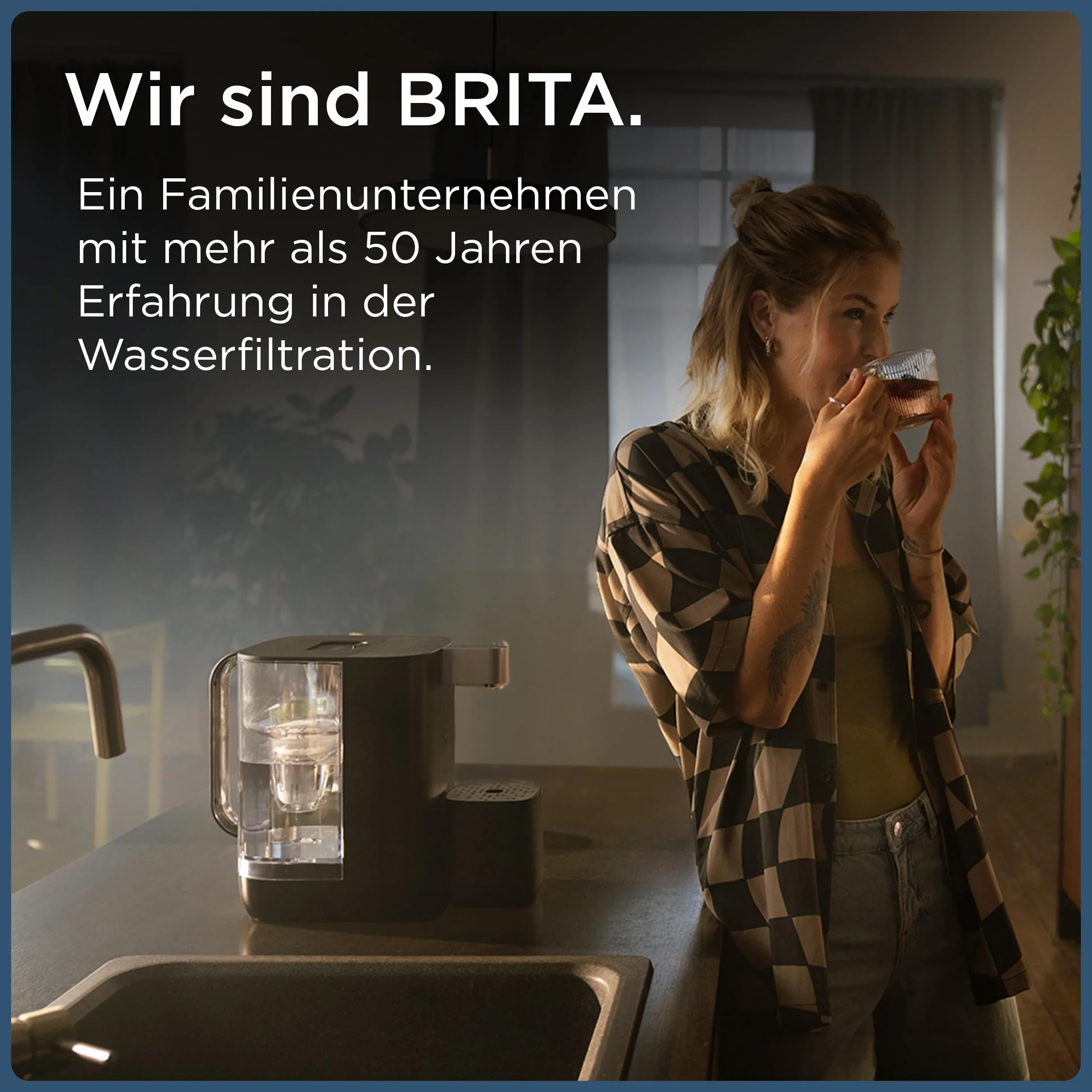 BRITA Cube Fitlrée Dozownik wody (4,0 l), różne temperatury i rozmiary wstępnie zarejestrowanych pojemników, technologia UV-C i filtr wody MAXTRA PRO Expert Anti-Scale w zestawie