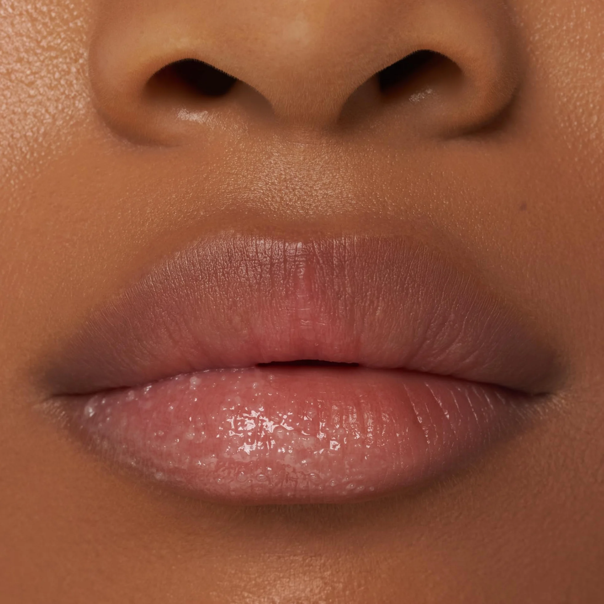 essence Cukrowy peeling do ust LIP swirl, opieka, naturalny (8g)