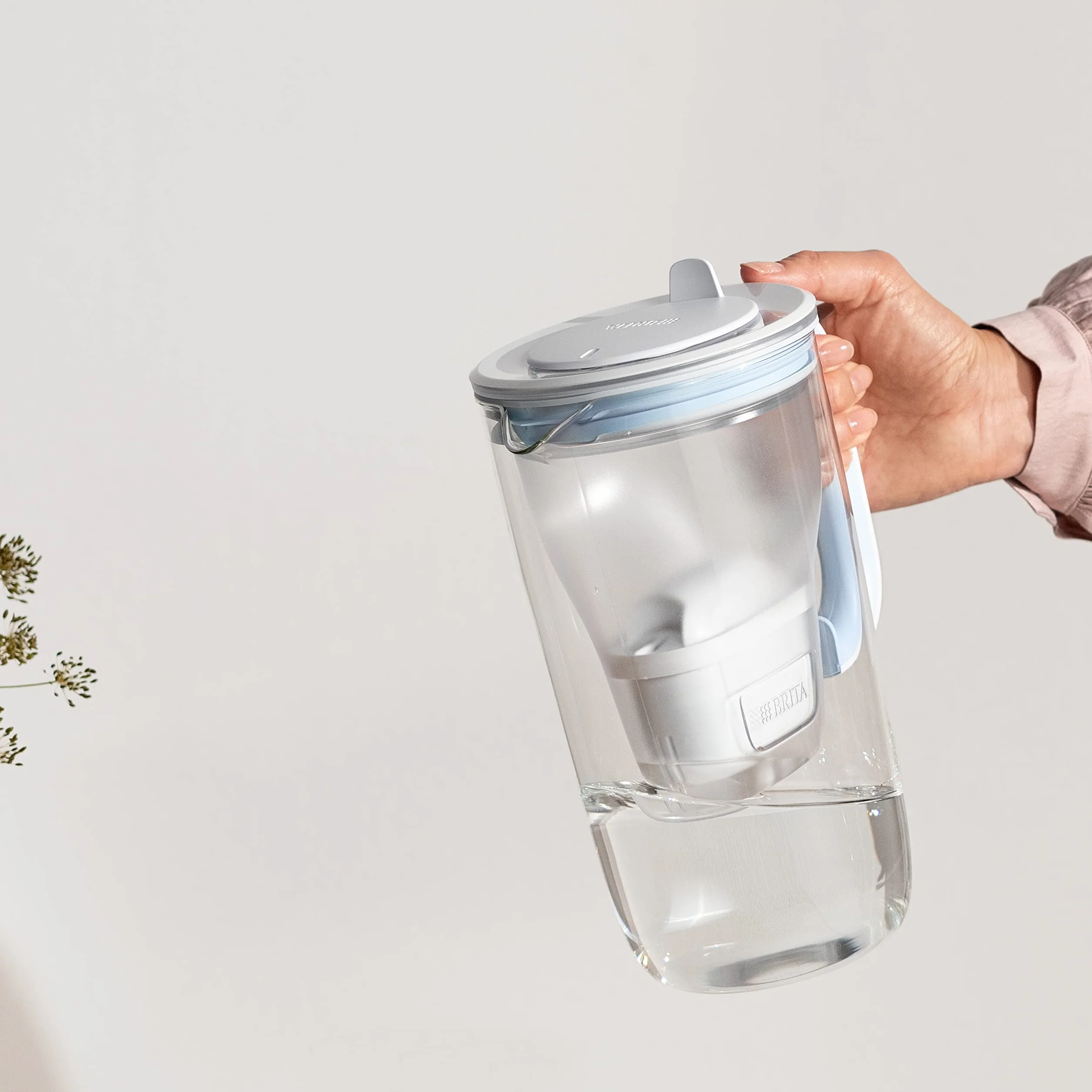 BRITA Szklany dzbanek filtrujący Glass 2,5 l z 3 filtrami MAXTRA PRO Pure Performance redukującymi chlor, kamień, PFAS i metale