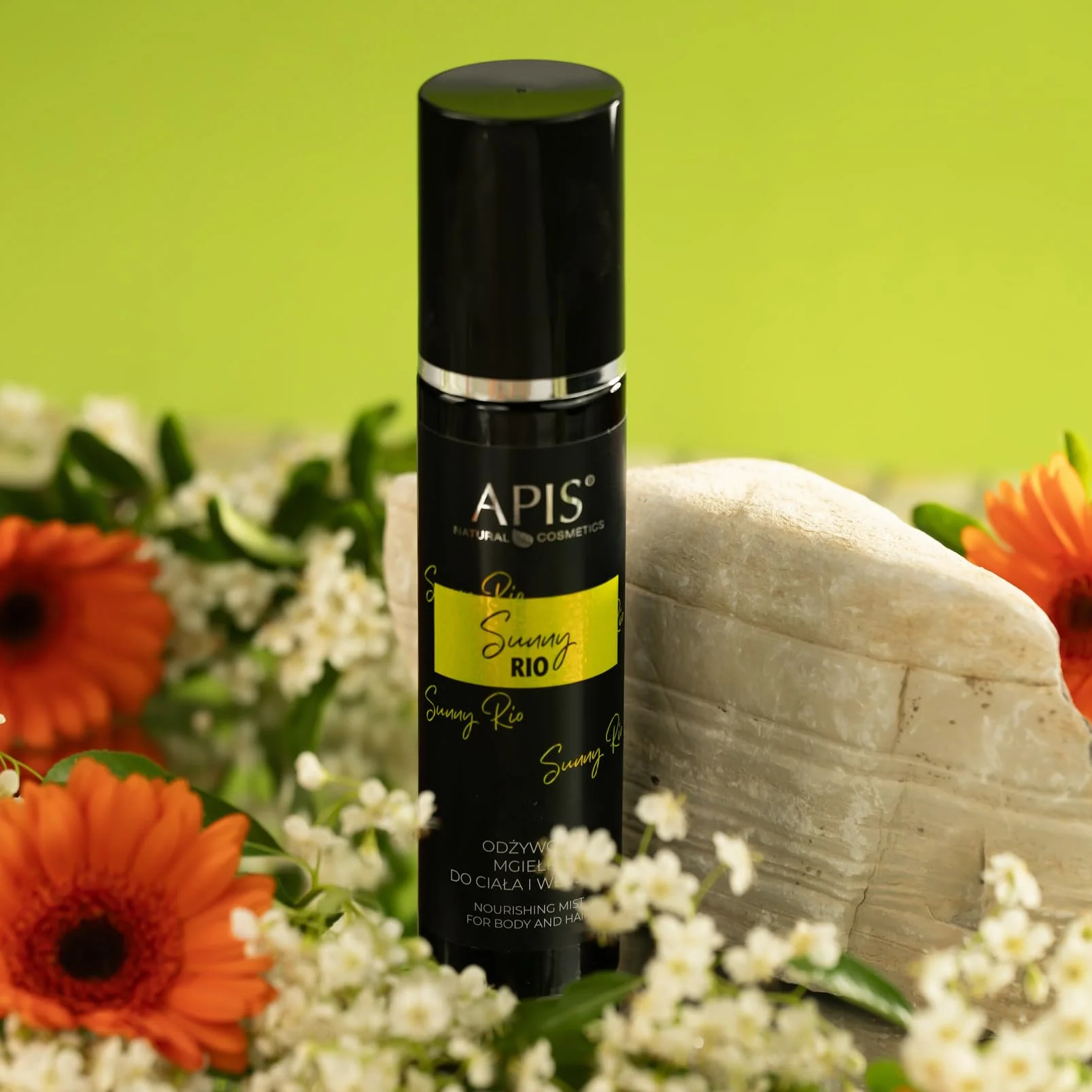 APIS SUNNY RIO spray do ciała i włosów, 150 ml, z jaśminem, migdałem, kokosem, kwasem hialuronowym i D-pantenolem – nawilżenie, pielęgnacja i tropikalny letni zapach