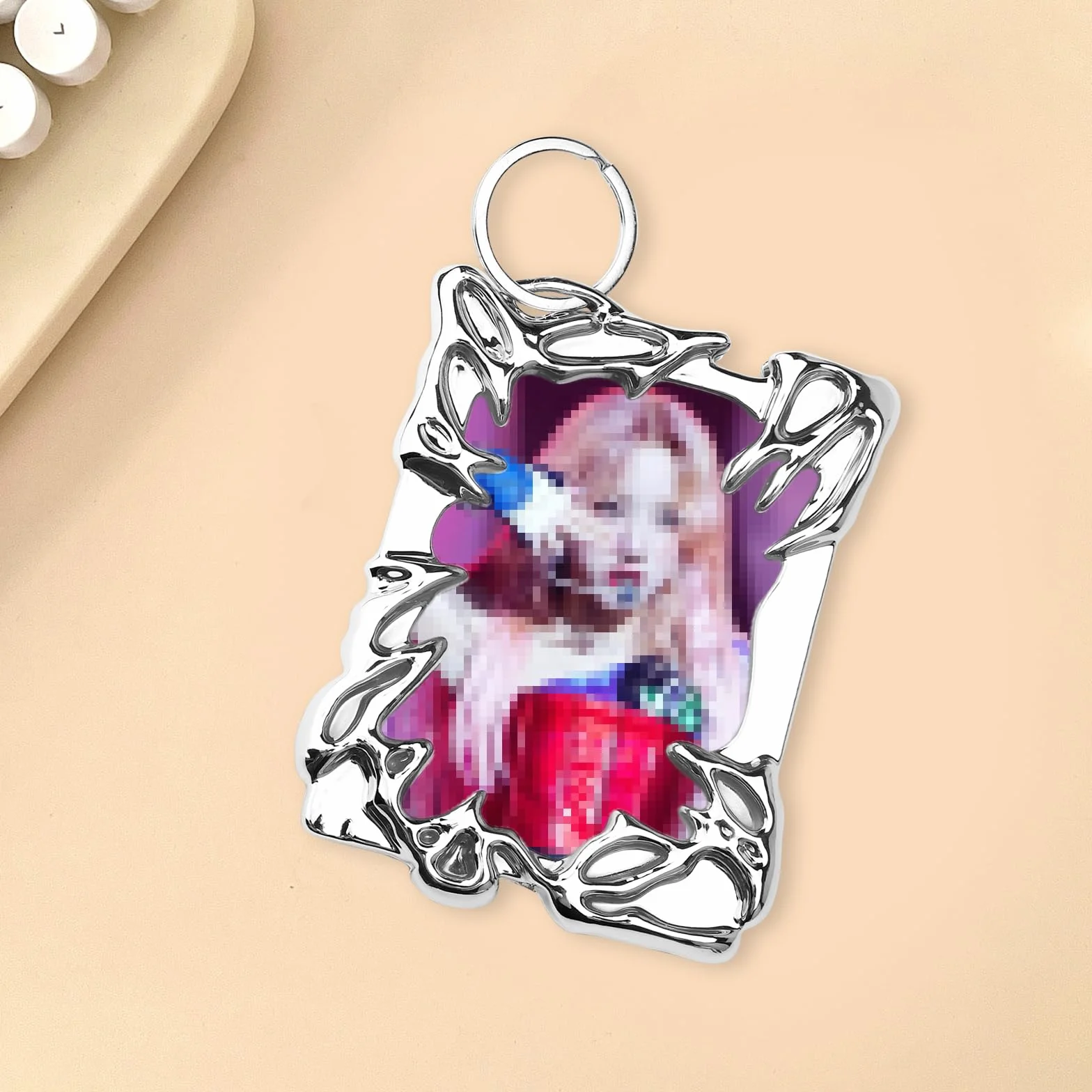 Galwanizacja tworzyw sztucznych Sliver Irregular Frame Photocard Holder Keychain 7,6 cm