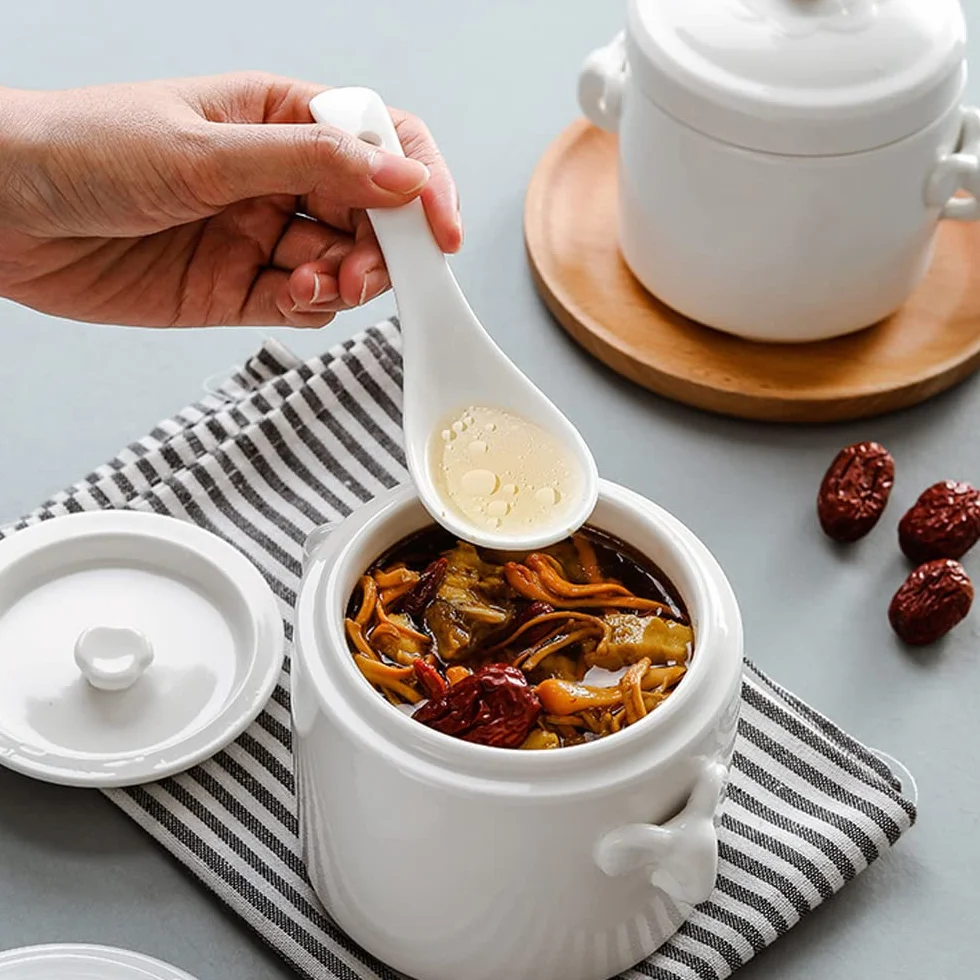 Porcelanowa miska na zupę z pokrywką 600 ml