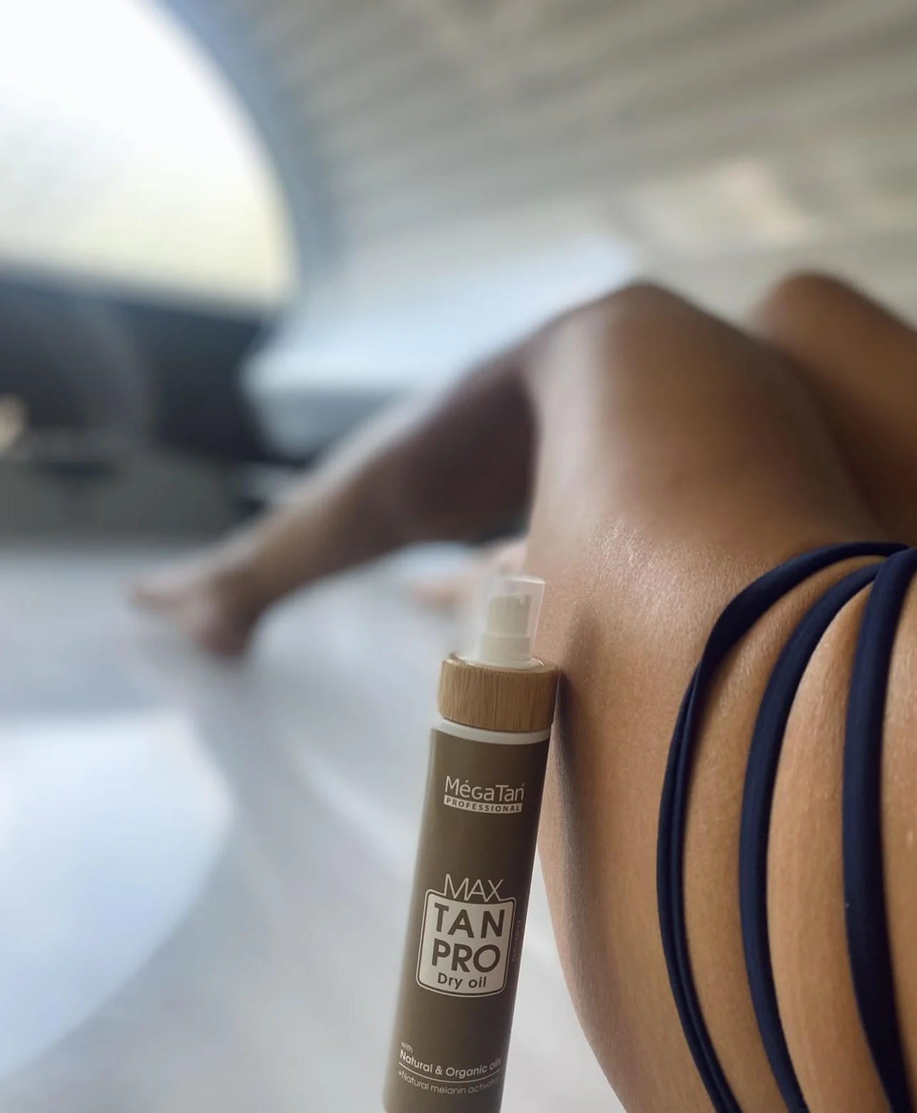 Max-Tan Pro naturalny suchy olejek do opalania z aktywatorem melaniny – intensywny przyspieszacz opalania na słońcu i solarium, olej do opalania, wzmacniacz opalania – czekoladowa opalenizna