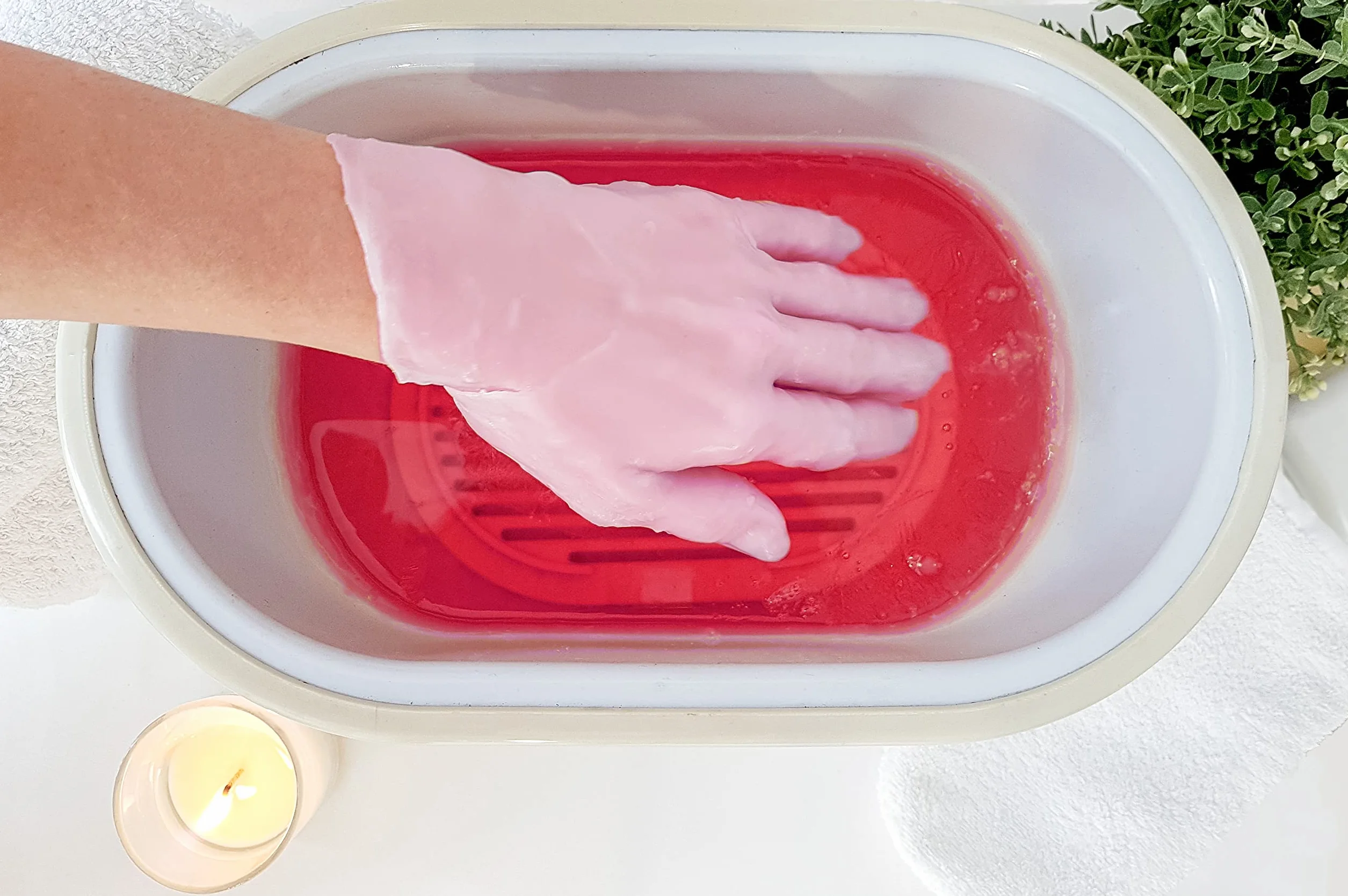 Parafina z dzikiej róży 1.300 ml (980 g) Selas. Do zabiegów leczniczych i estetycznych na dłonie i stopy. Parafina kosmetyczna, do kapieli, zabieg parafinowy, regenerujaca, nawilzajaca, medyczna