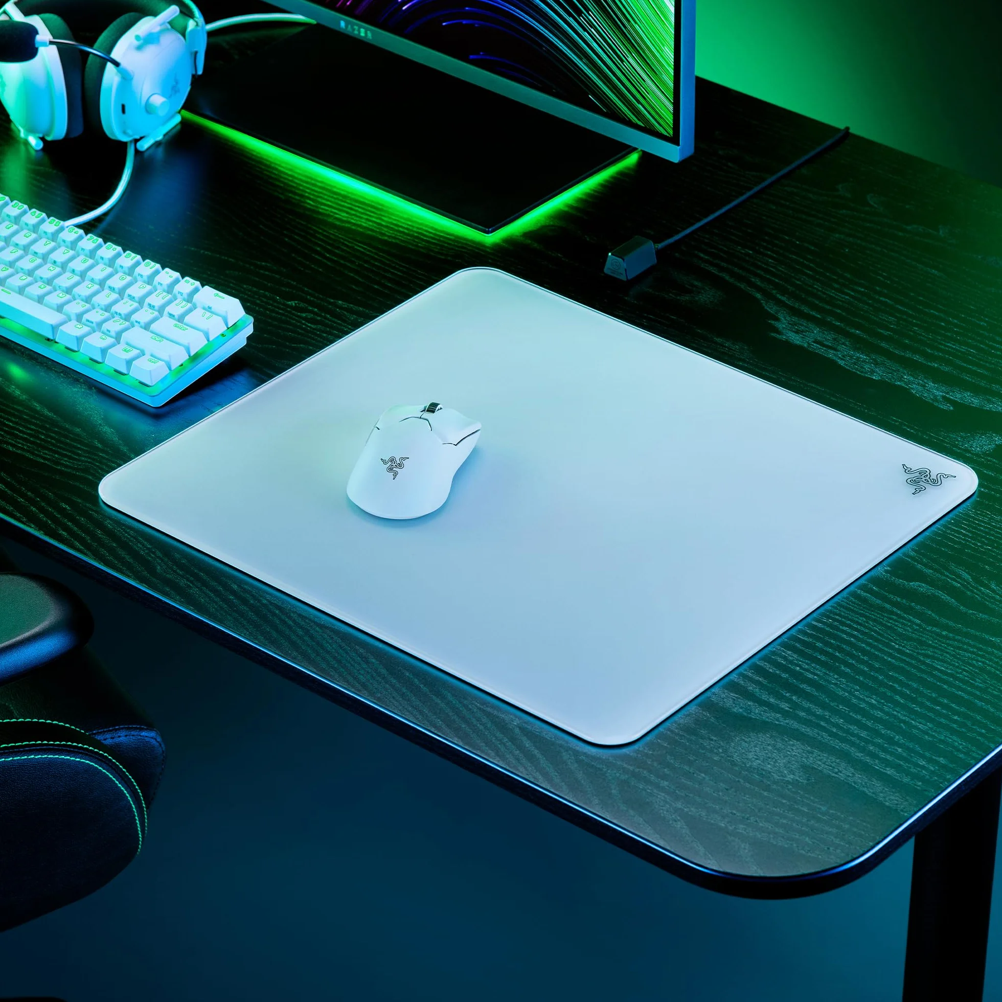 Razer Atlas - szklana podkładka pod mysz (szkło hartowane Premium, odporna na zabrudzenia i zadrapania, ciszsze ruchy myszy, antypoślizgowa podstawa gumowa) Biały