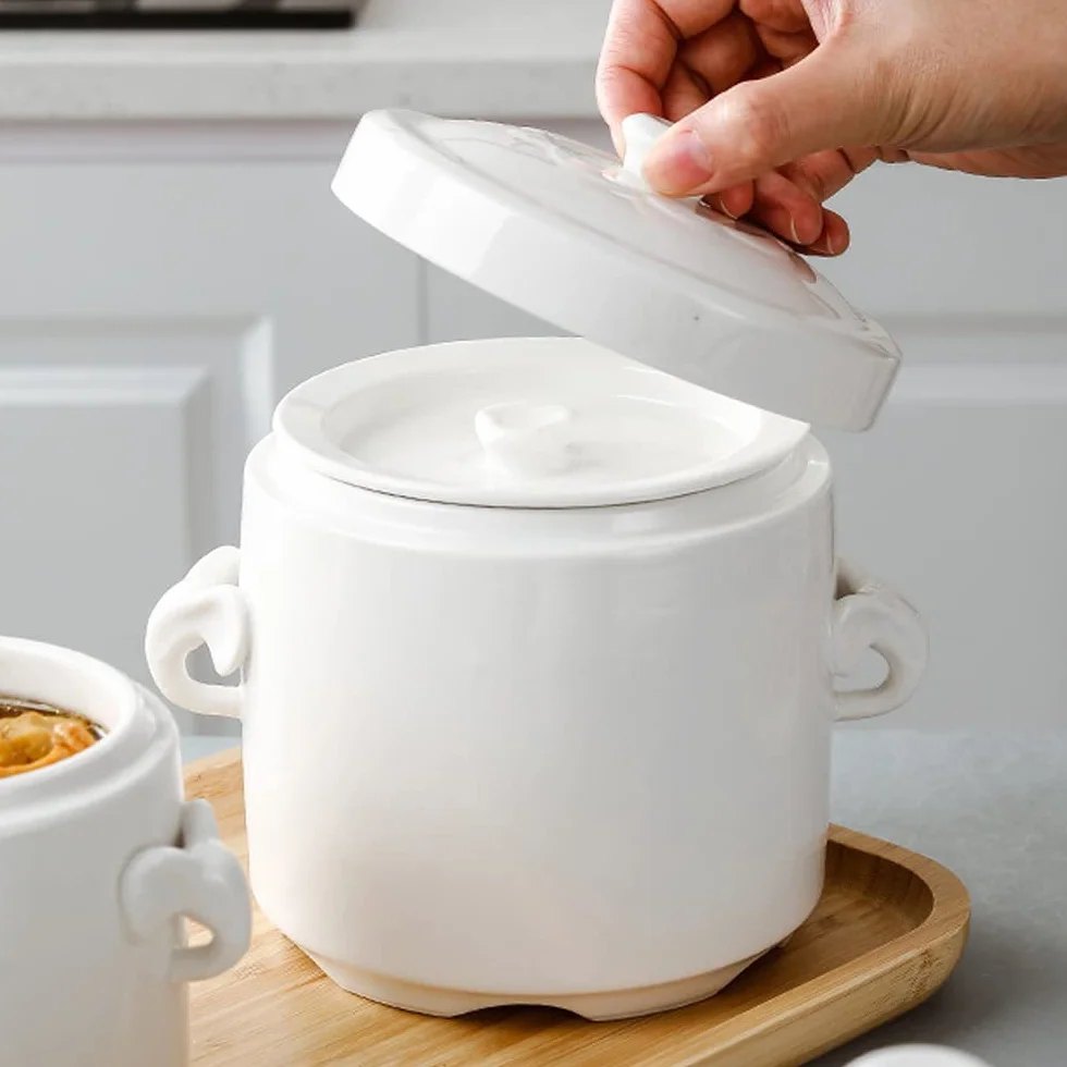 Porcelanowa miska na zupę z pokrywką 600 ml