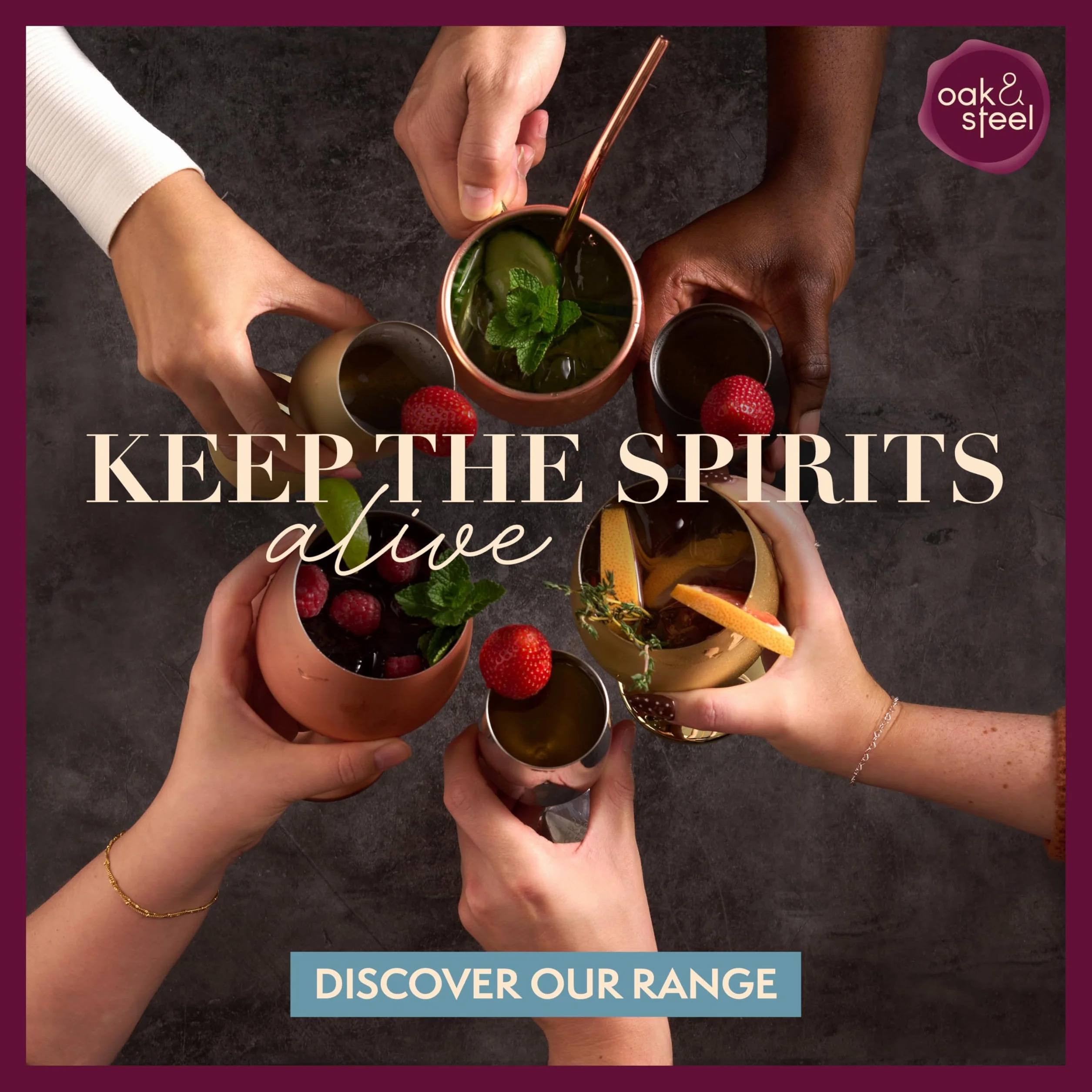 Oak & Steel - 9 Sztuk Moscow Mule Set - 4 Miedziane Kubki, 4 Metalowe Słomki i Pędzel - Solidne i Nietłukące - Koktajle i Zimne Napoje - Zestaw Upominkowy