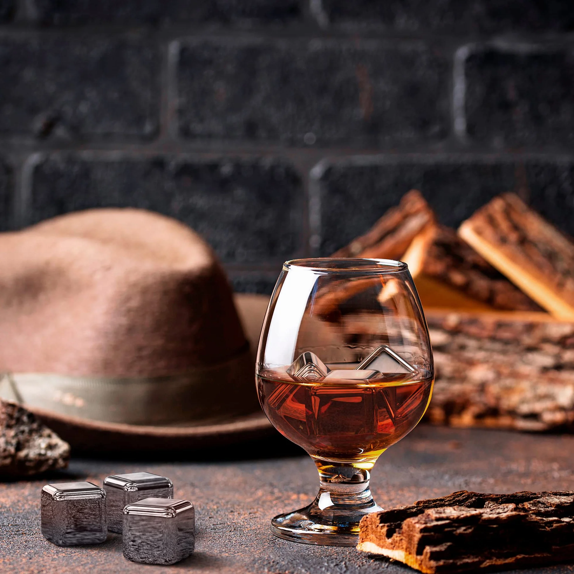 Kostki wielokrotnego użytku, do whisky ze stali nierdzewnej + szczypce + ściereczka | 8 metalowych chłodzących, akcesoria barowe Premium do wszystkich drinków, koktajli, ginu, whisky | prezent urodzinowy dla mężczyzny i kobiety (Set of 8)