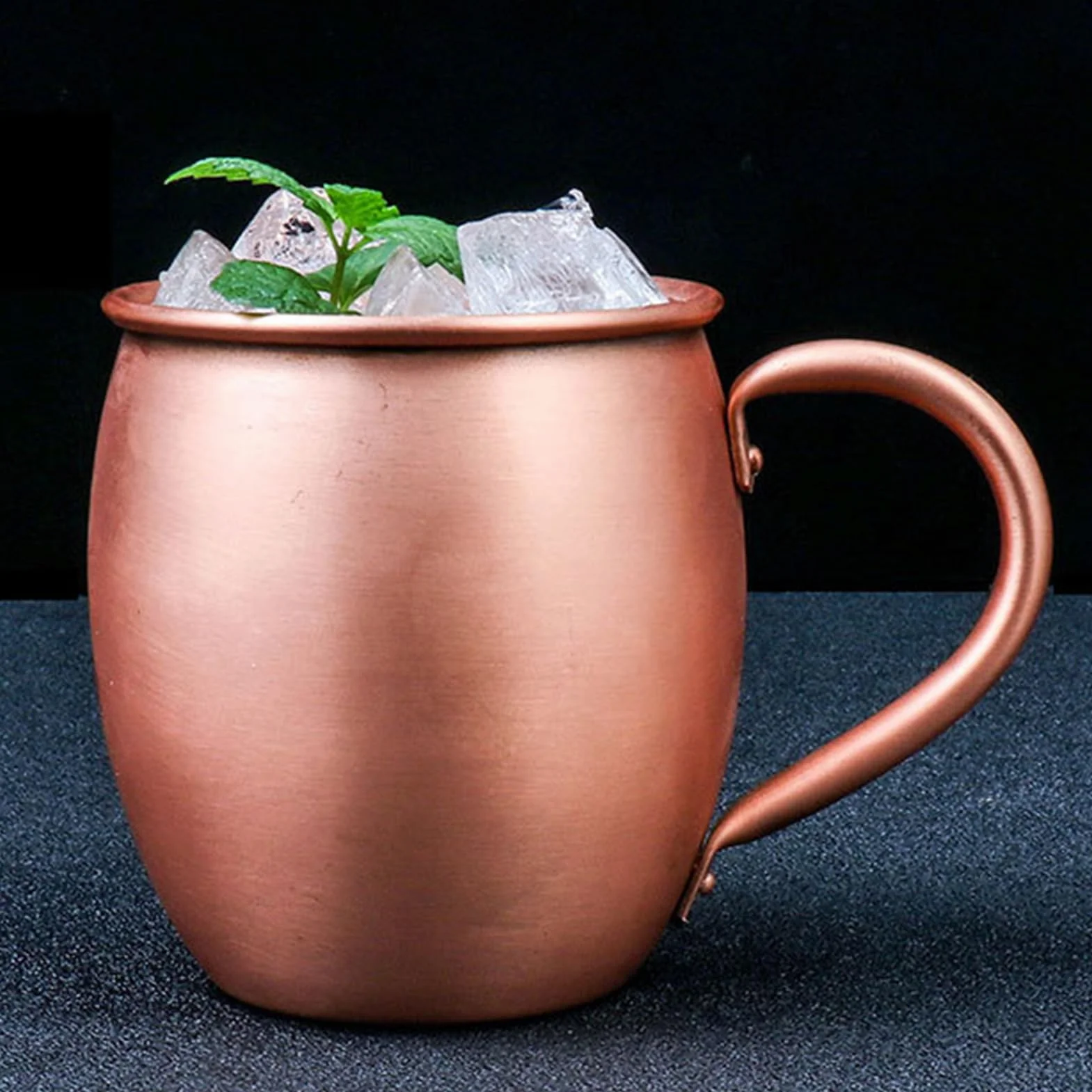 Kubki miedziane Mule - 530ml ręcznie wykonane młotkowane naczynia do picia do kuchni i baru | Klasyczny styl Moscow Mule z gładkim uchwytem, idealne do wody, herbaty, piwa, koktajli i świątecznego