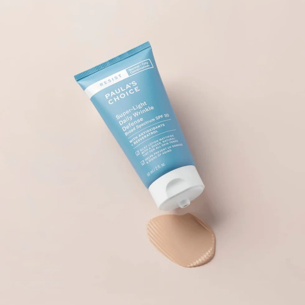 Paula's Choice RESIST Przeciwstarzeniowe Krem Nawilżający SPF 30 - Lekko Barwiony Matowanie Krem na Dzień - Mineralna Ochrona Słońcem z Tlenek Cynku - Skóra Mieszana i Tłusta - 60 ml