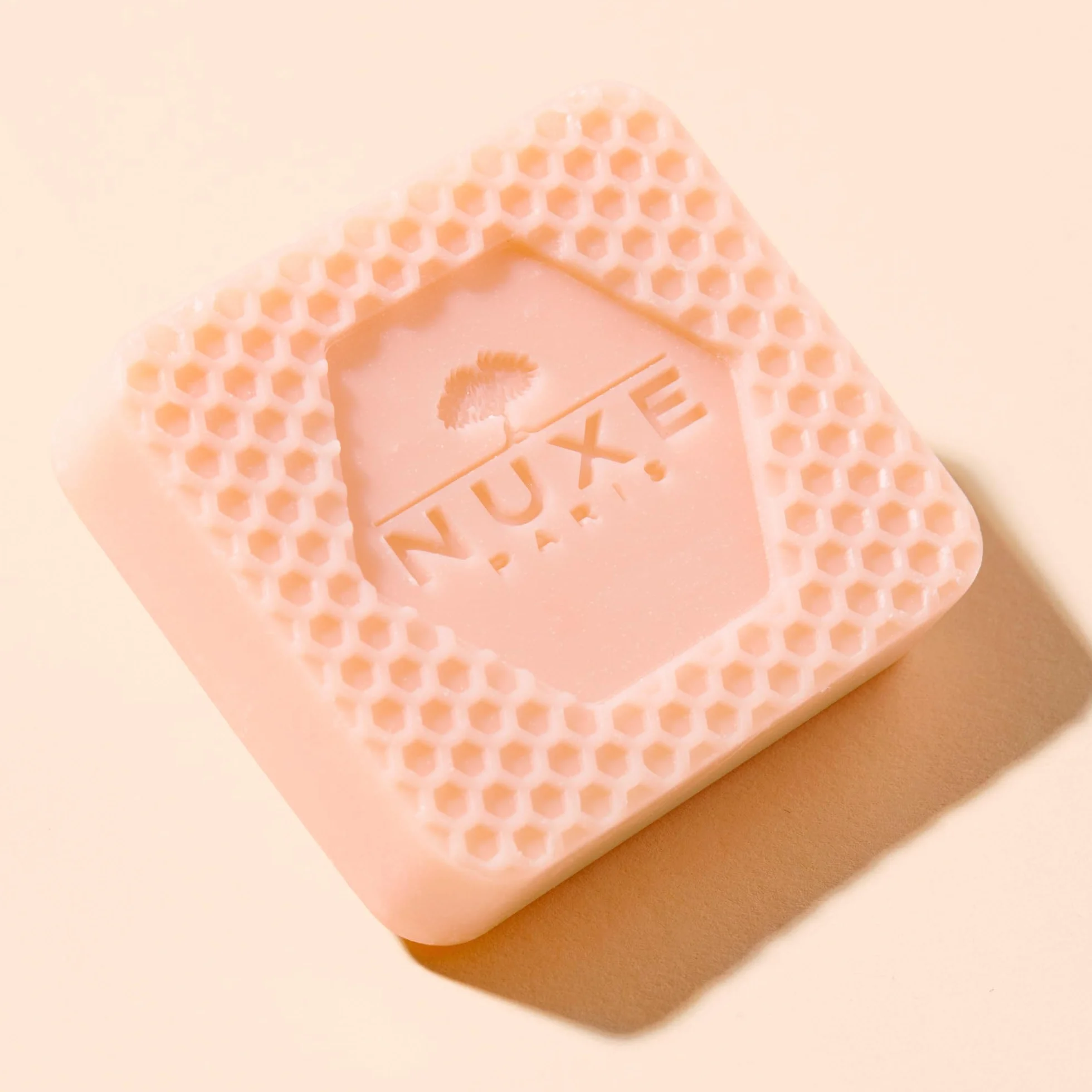 Nuxe Dream De Miel® Solid Soft Shampoo 65 Gr Unisex