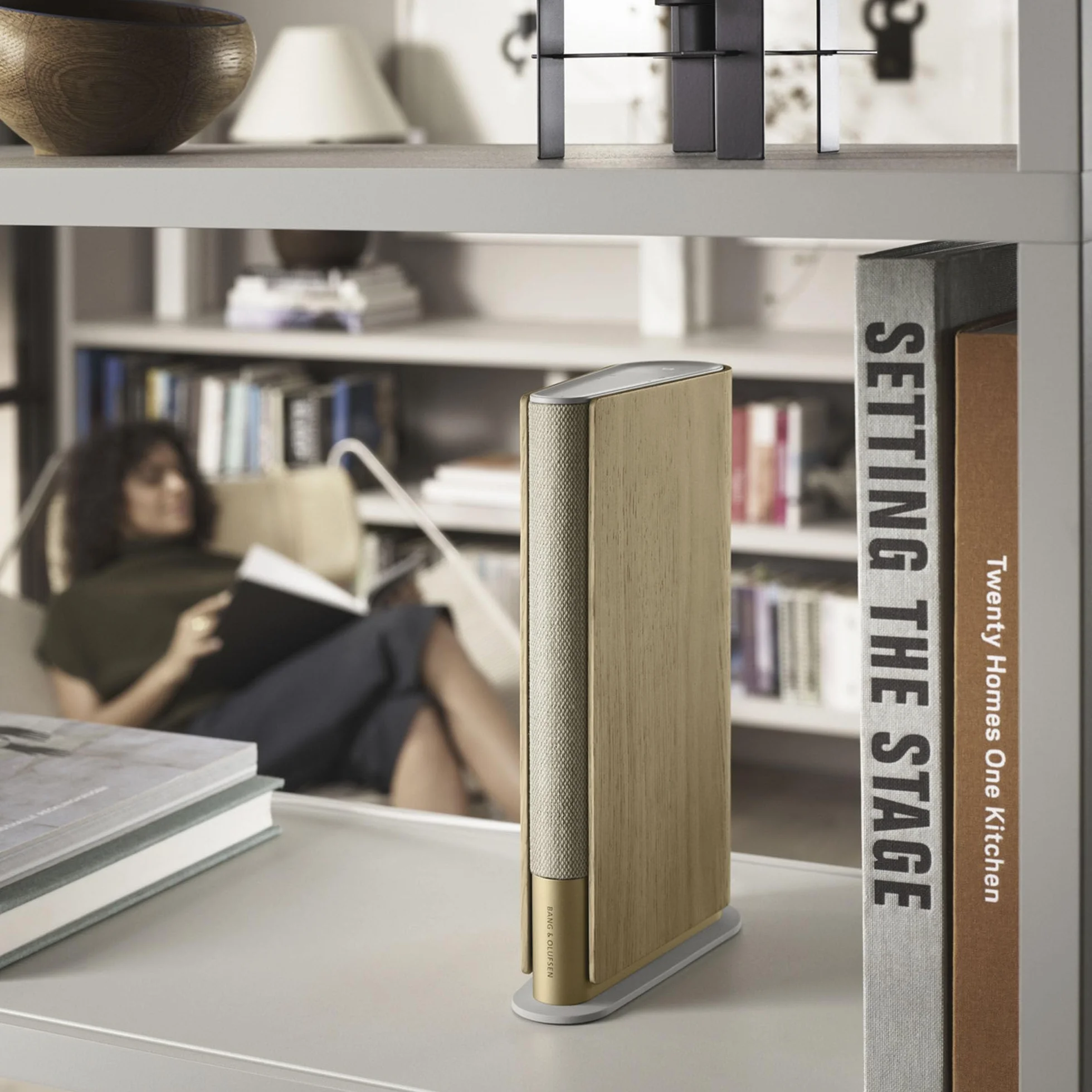 Bang & Olufsen Beosound Emerge - Kompaktowy głośnik półkowy, z wi-fi i bluetooth, niezwykle szeroki dźwięk, smukły głośnik domowy z certyfikatem Cradle to Cradle