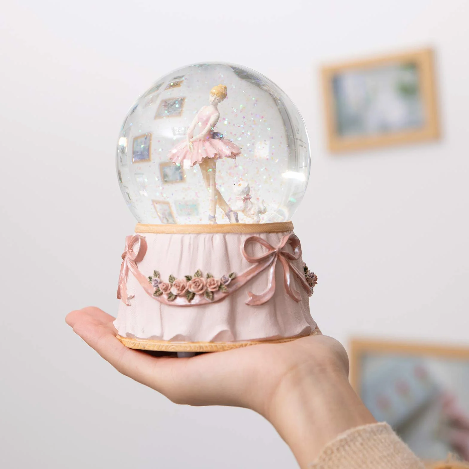 Szklana kula śnieżna balerina 10 cm grająca muzyka balet tańcząca dziewczyna ze szczeniakiem