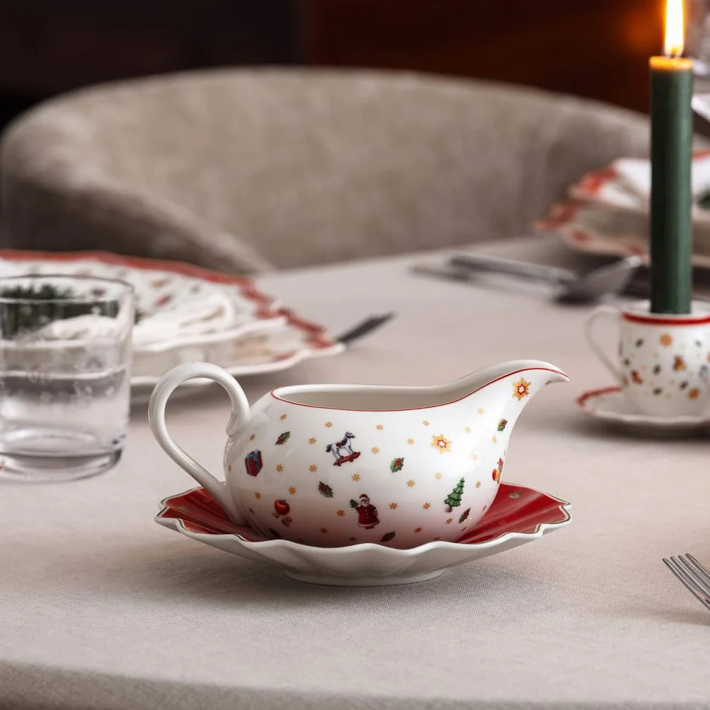 Villeroy & Boch – Toy's Delight sosjerka 2 el., ceramiczne naczynie do sosu, porcelanowy dzbanek do sosu, bożonarodzeniowa miseczka na sos, sosjerka porcelanowa, biała
