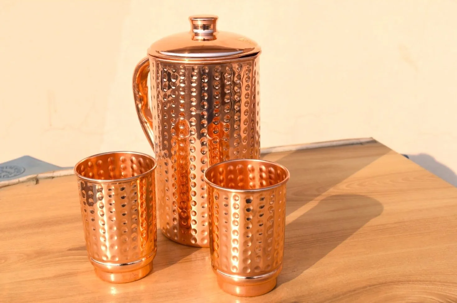 Miedziany dzbanek na wodę 150 ml z 2 kubkami