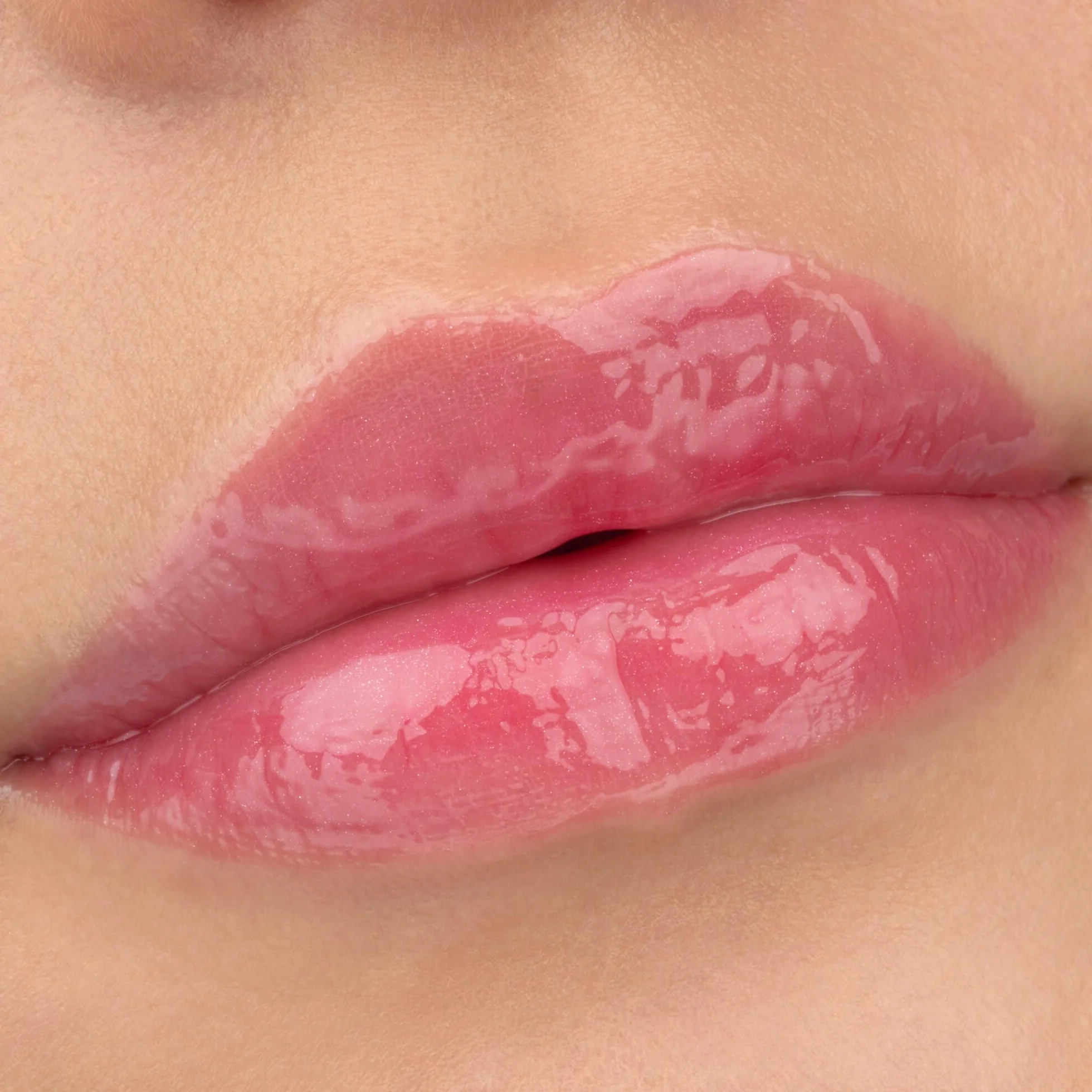 essence JUICY BOMB shiny lipgloss 104