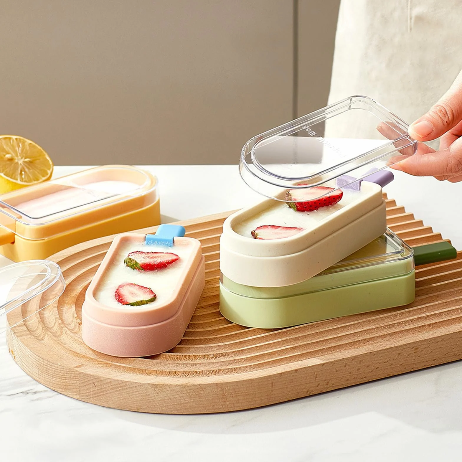 Forma silikonowa do lodów z pokrywką, BPA free, mini urządzenie do mrożonych lodów (biała)