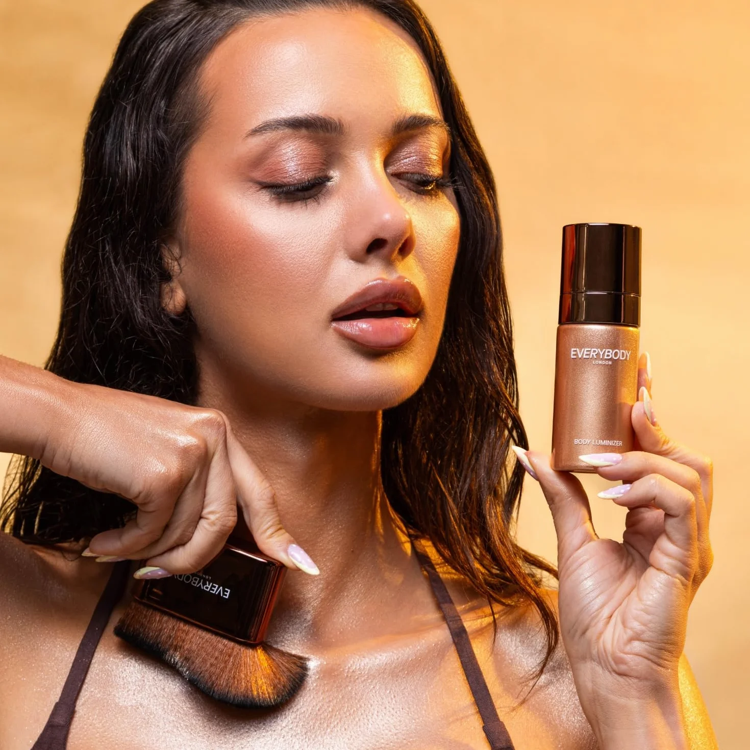 EVERYBODY LONDON Płynny rozświetlacz do ciała, Body Luminizer, satynowe wykończenie, złocisty glow, efekt promiennej skóry, 50ml (Copper)