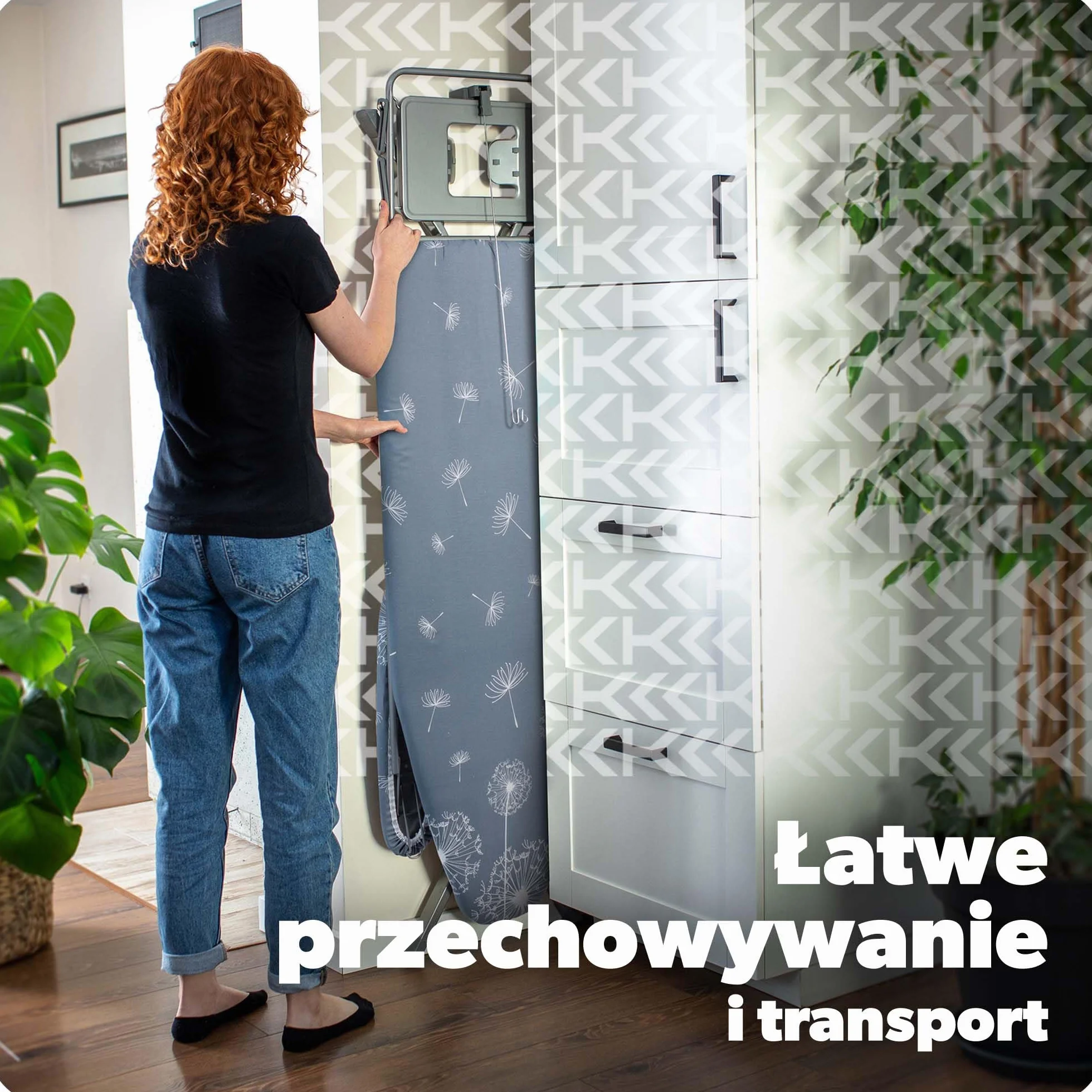 Kadax Składana deska do prasowania z wtyczką, regulacją wysokości, zdejmowanym pokrowcem, rękawem do prasowania oraz uchwytem na żelazko i wspornikiem na kabel (niebieska)