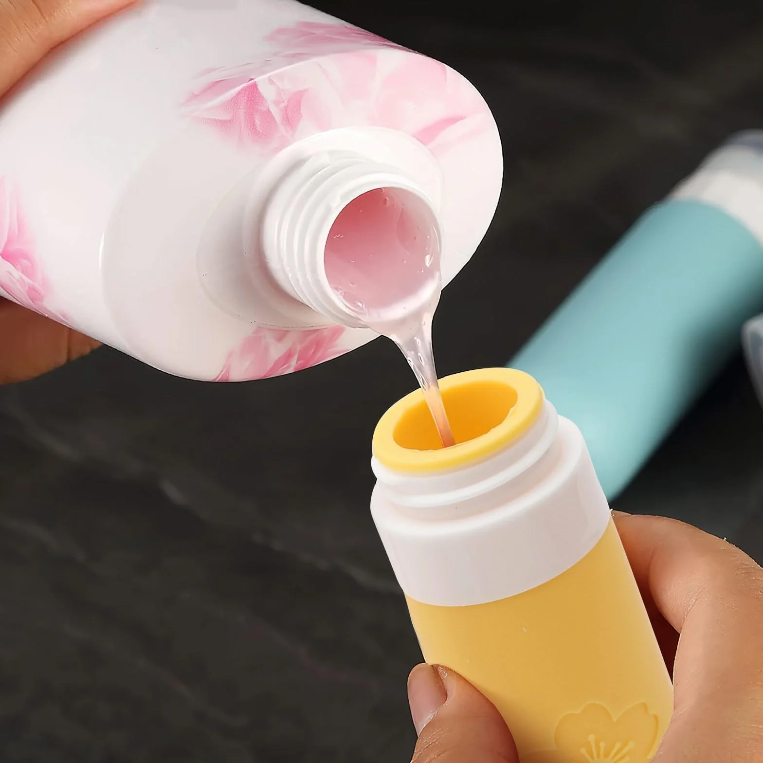 Zestaw 17 silikonowych butelek podróżnych z etykietami, 90 ml, zatwierdzone przez FDA pojemniki podróżne z motywem begonii, zestaw podróżny do napełniania, zestaw podróżny do szamponu, balsamu