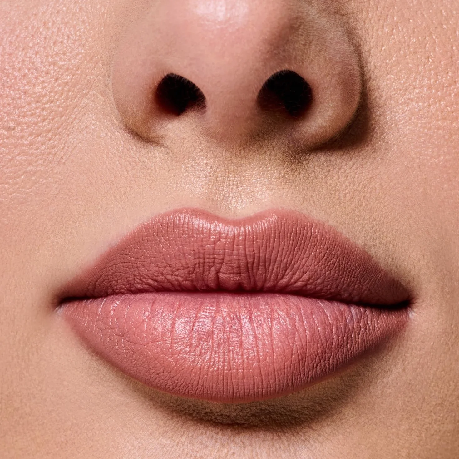 EVERYBODY LONDON Pomadka do ust Velvet Matte Honey Cream ze skwalanem, ciepły nude