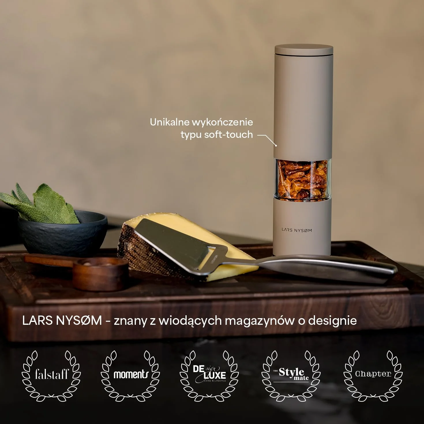 LARS NYSØM Ręczny młynek do chili z ceramicznym mechanizmem, Carbon Black