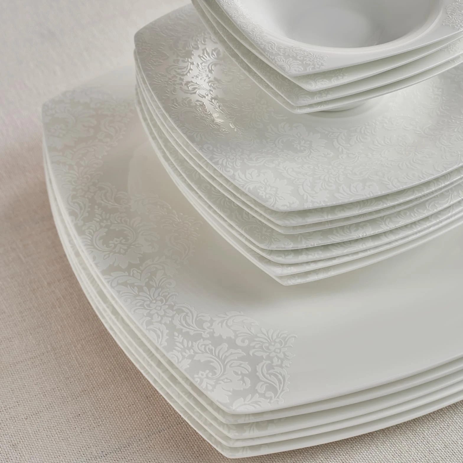 Karaca Fine Pearl Helen 26-częściowy serwis śniadaniowy, prostokątny kubek do kawy dla 6 osób, serwis łączony, biały, porcelanowa zastawa stołowa, na stół śniadaniowy lub stół stołowy