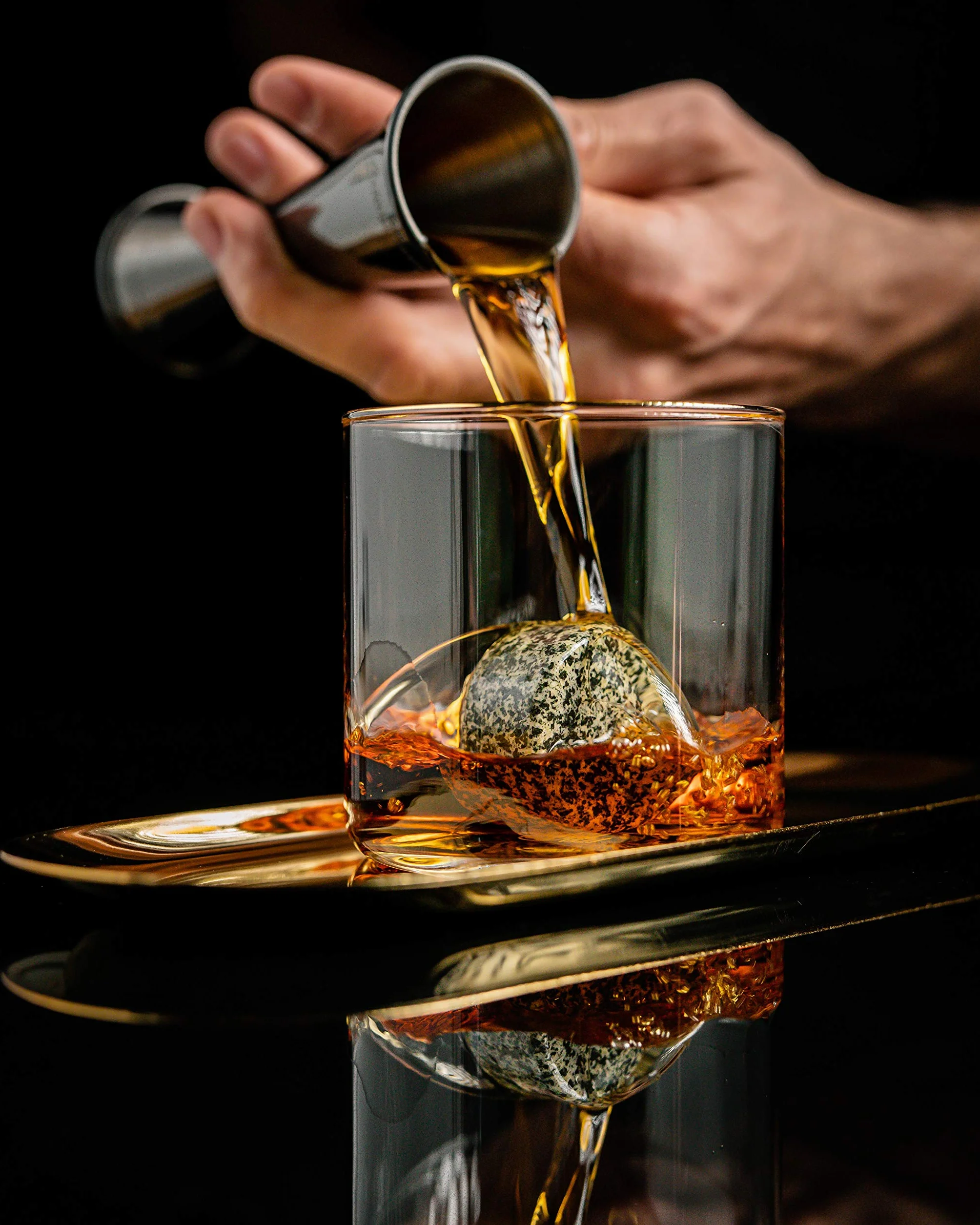 Kamienie do whisky zestaw 6 okrągłych naturalny granit stojak drewno R.O.C.K.S.