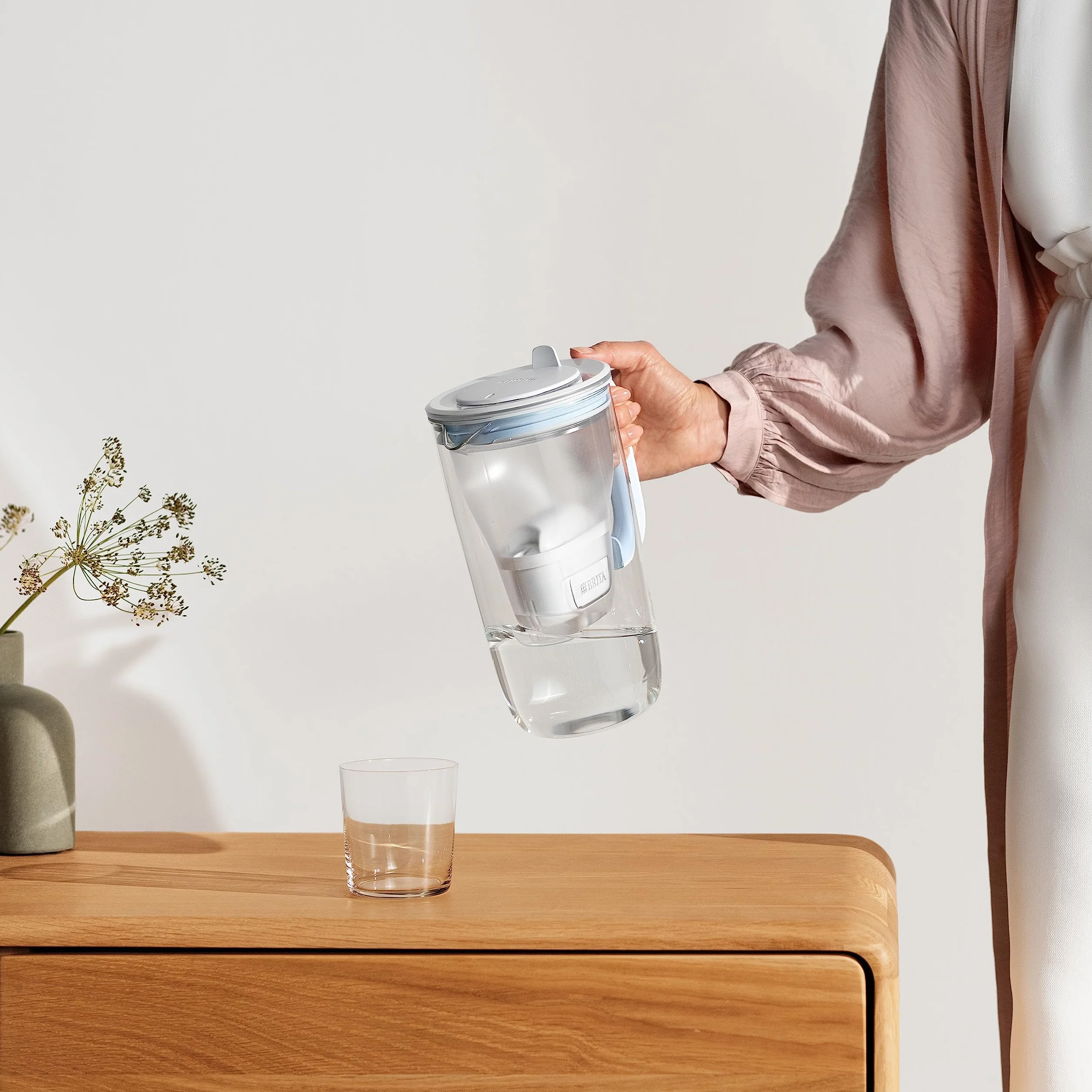 BRITA Szklany dzbanek filtrujący Glass 2,5 l z 3 filtrami MAXTRA PRO Pure Performance redukującymi chlor, kamień, PFAS i metale