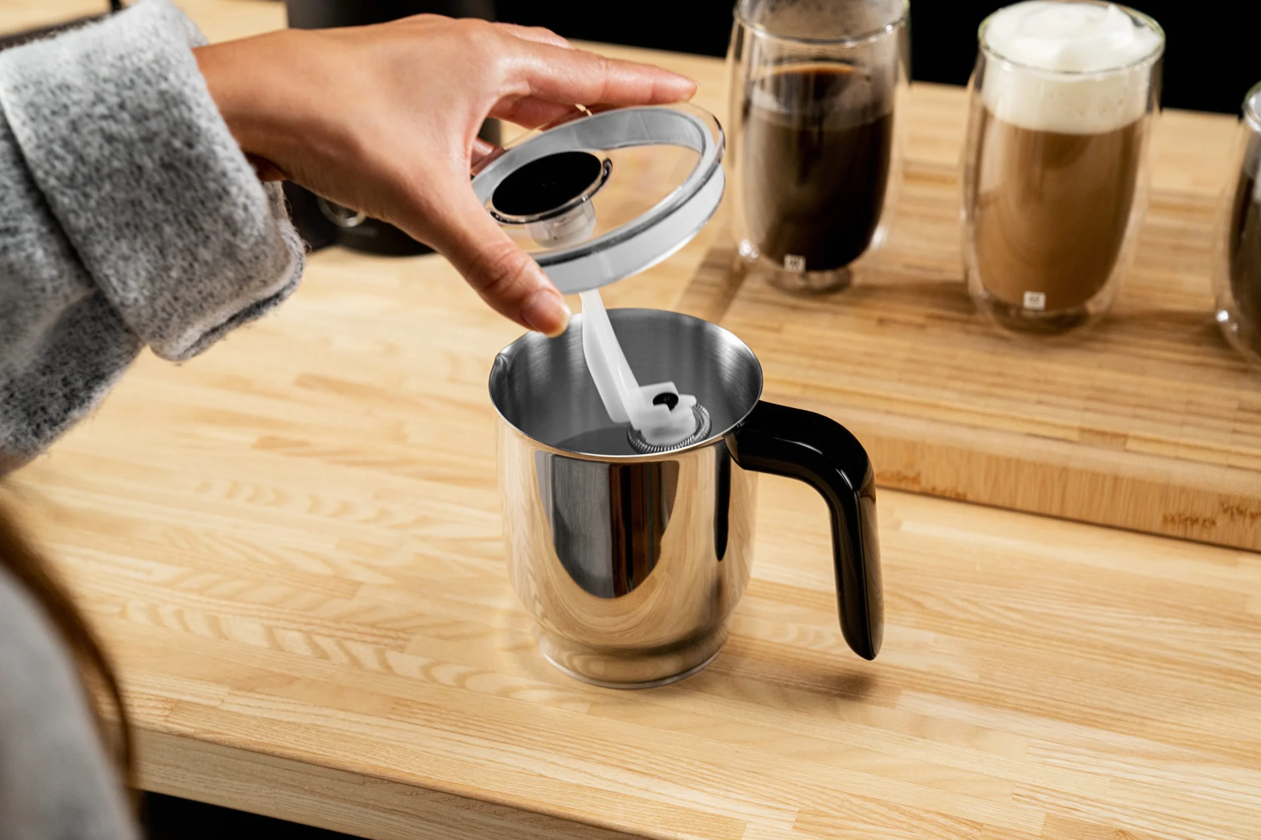 ZWILLING ENFINIGY spieniacz do mleka elektryczny 400 ml czarny